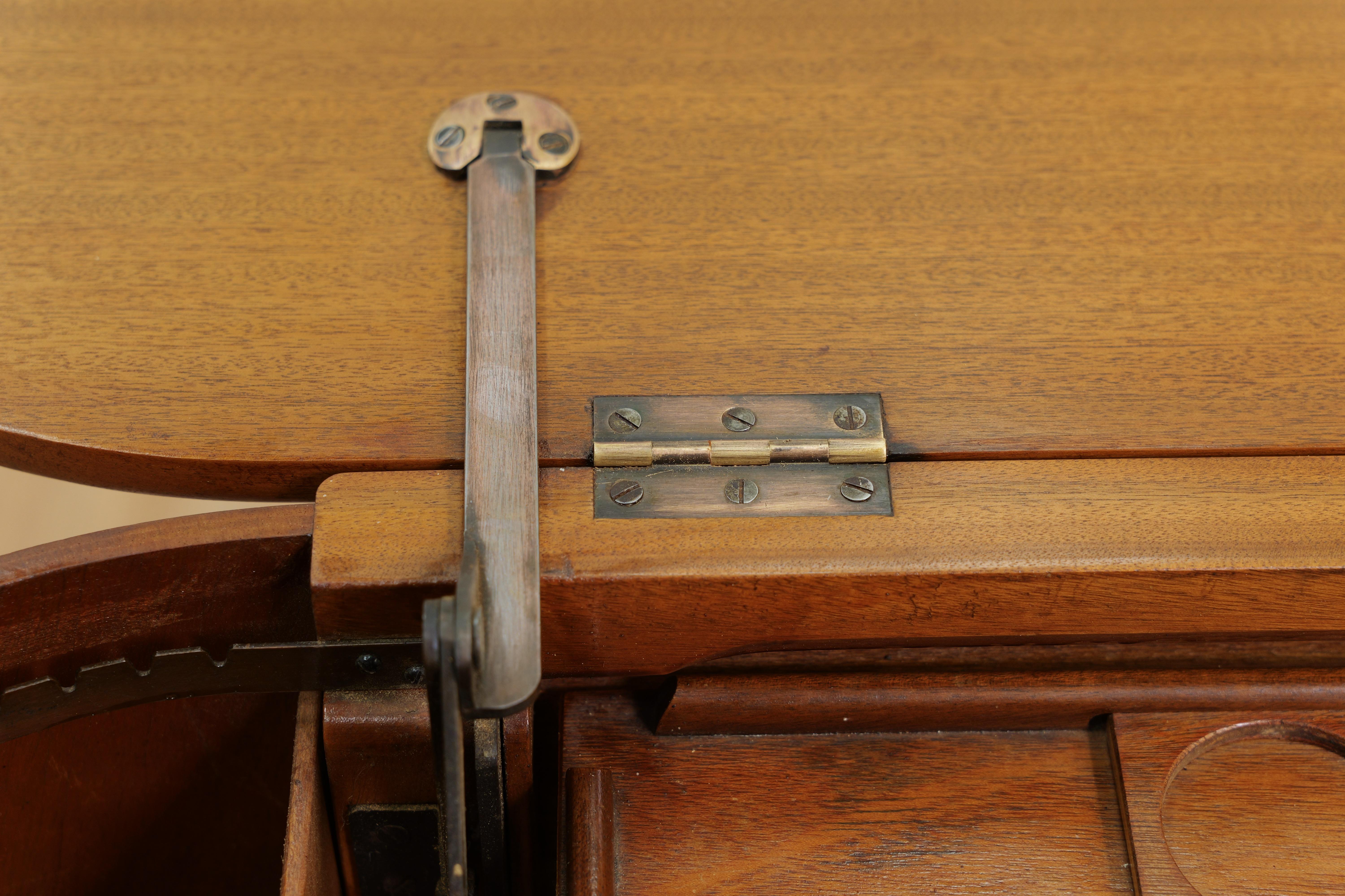1930s Art Deco Metamorphic Cocktail Wagon Bar Cart by Besway en venta 6