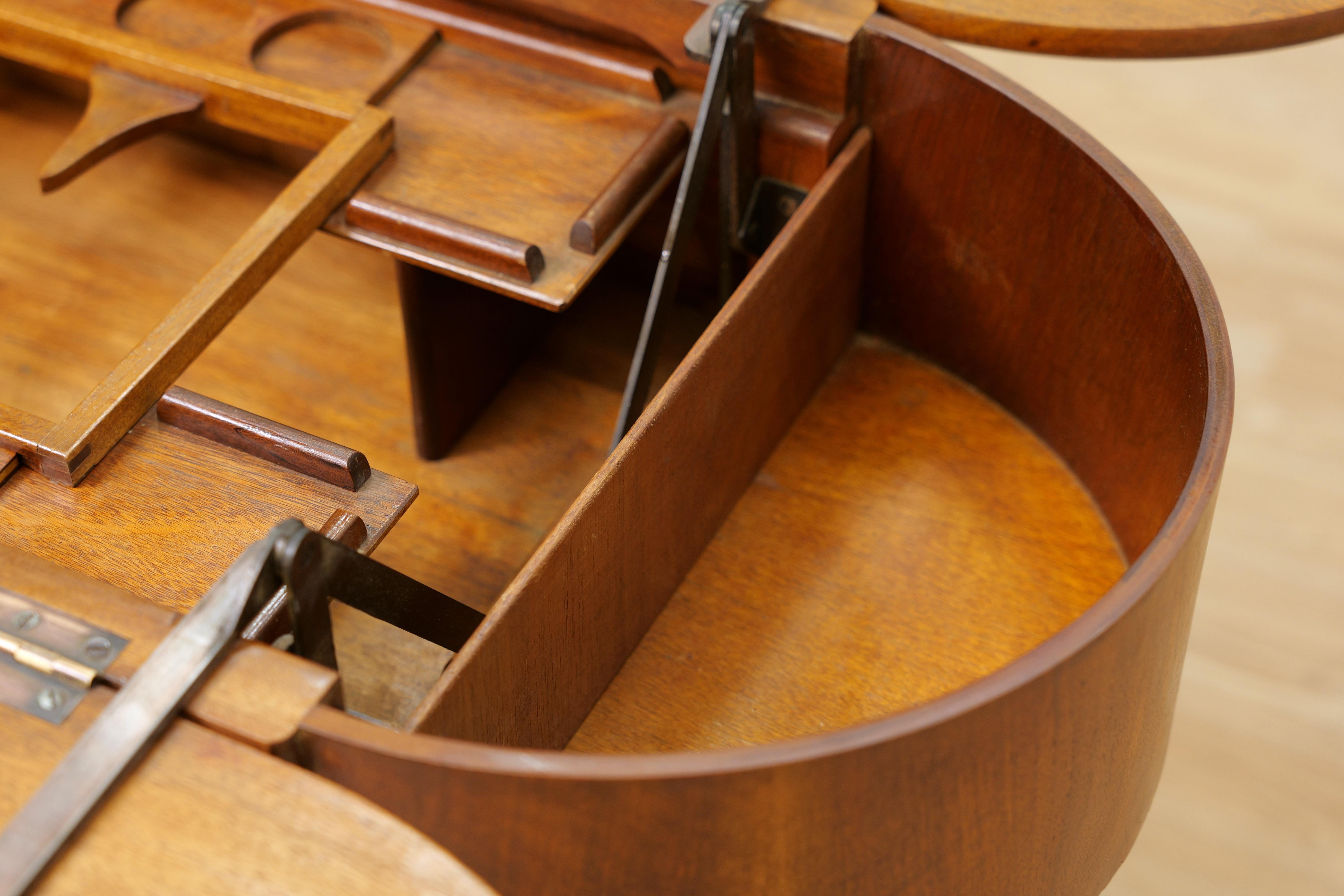 1930s Art Deco Metamorphic Cocktail Wagon Bar Cart by Besway en venta 9