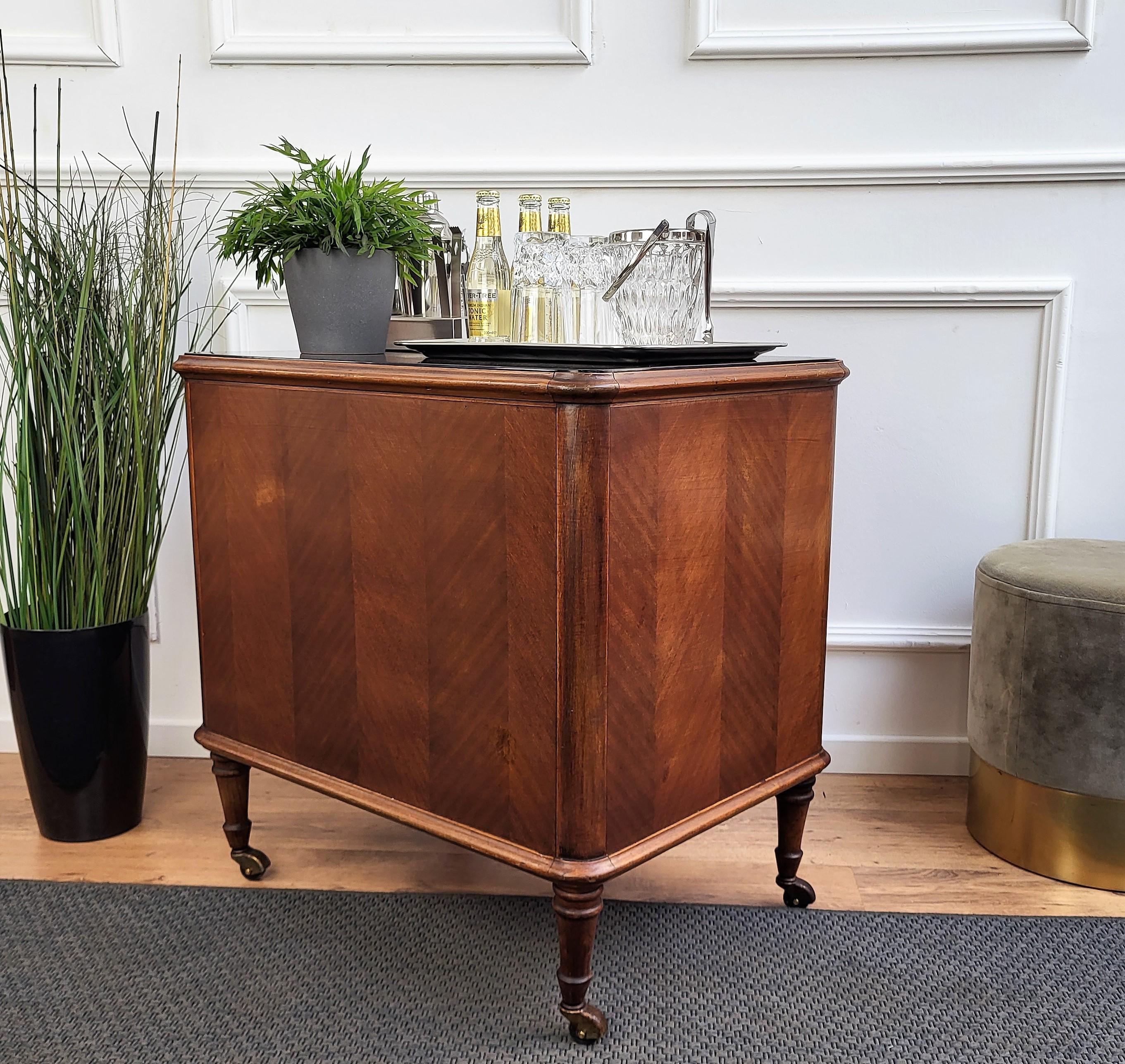 1930s Art Deco Mid-Century Italian Wood Brass Mirror Mosaic Dry Bar Cabinet Cart For Sale 1