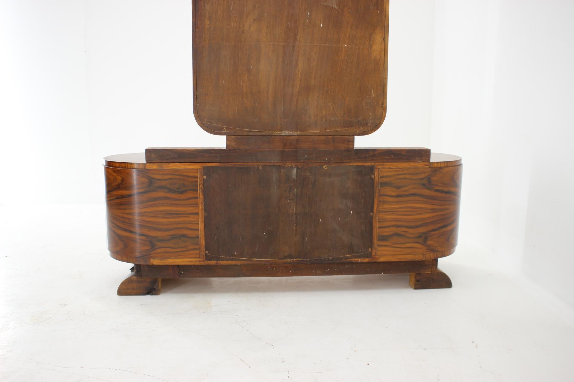 1930s Art Deco Mirror Walnut Cabinet, Czechoslovakia For Sale 9