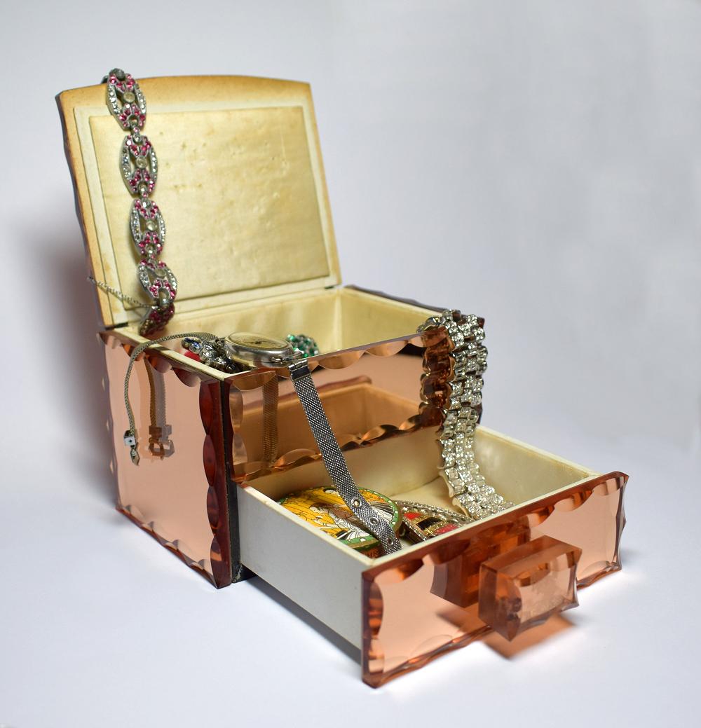 20th Century 1930s Art Deco Mirrored Jewelry Box