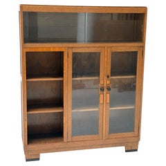 Libreria modernista Art Deco degli anni '30, Oak massiccio con ante in vetro