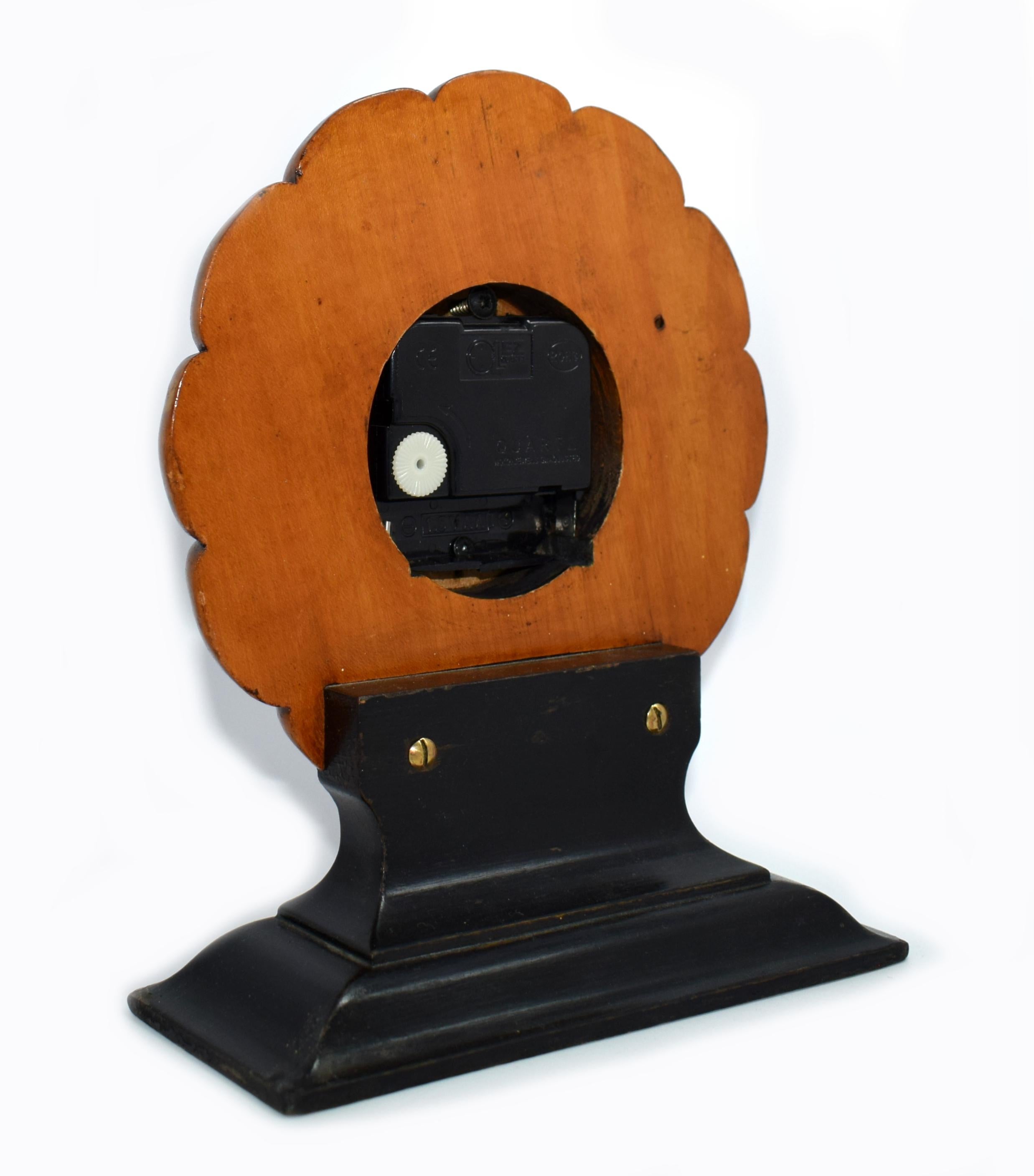 1930s Art Deco Modernist Clock by Neltic In Excellent Condition For Sale In Devon, England