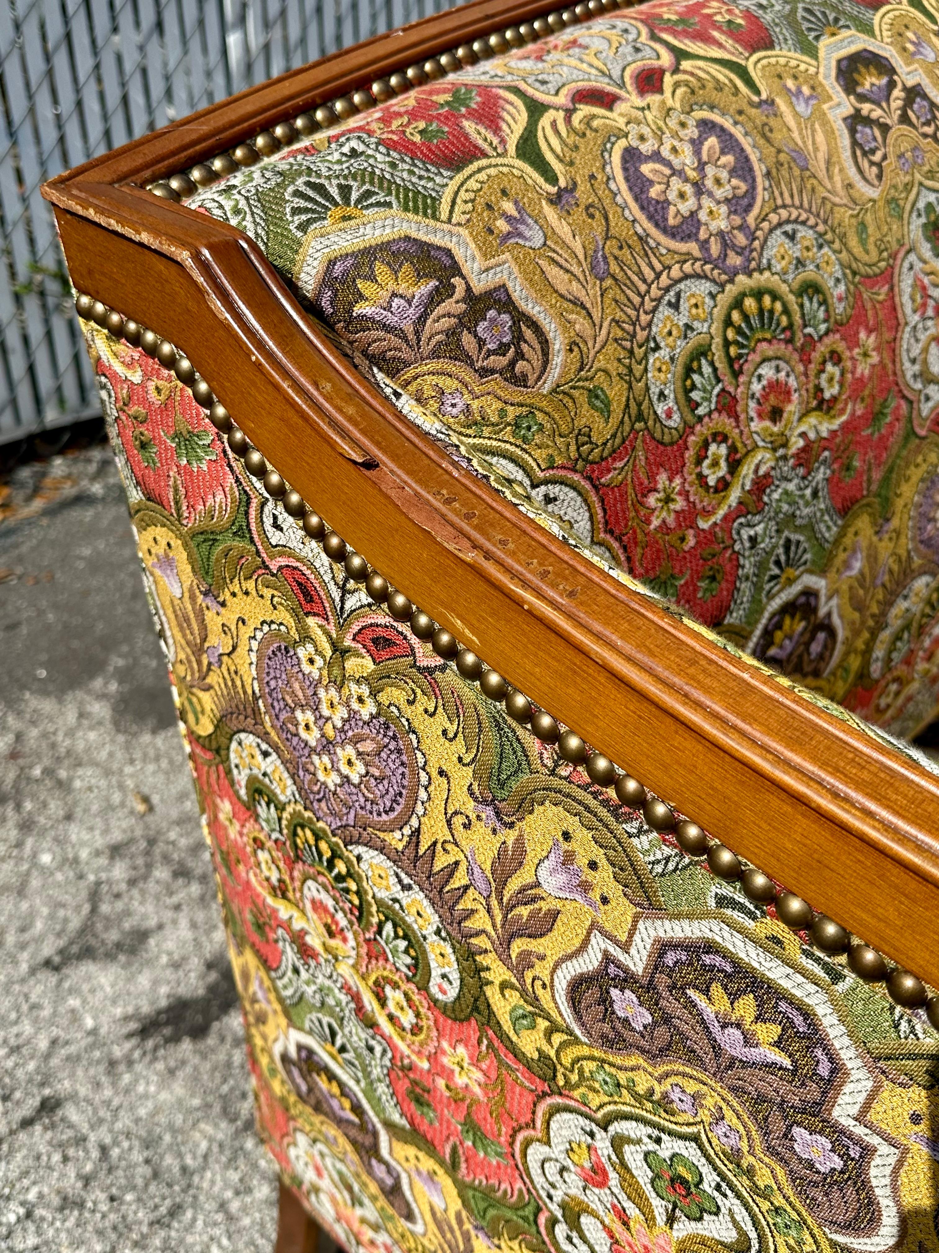 Canapé Art Déco des années 1930, néoclassique, en textile courbé et vibrant Chinoiserie, à fleurs en vente 10