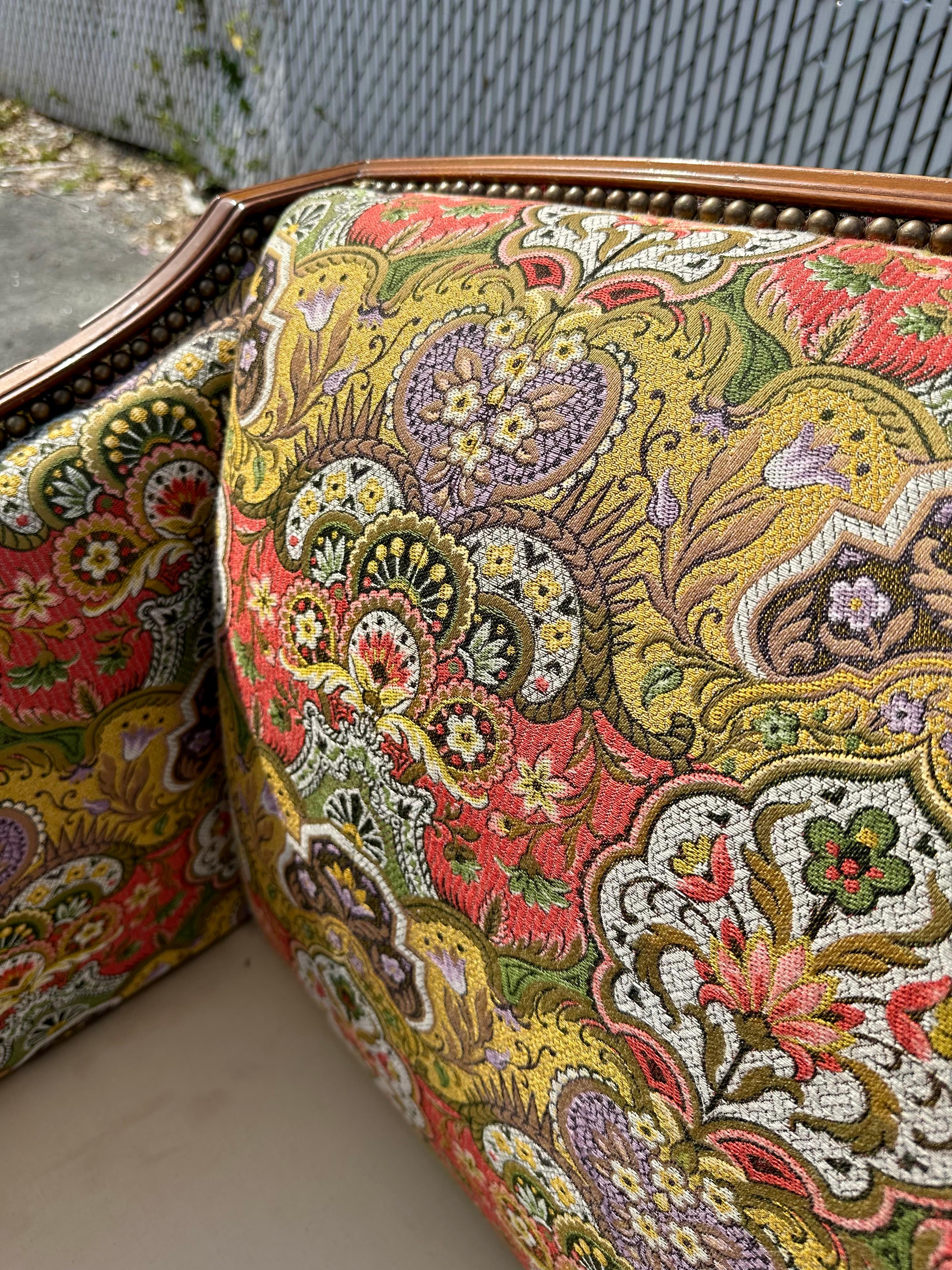 Canapé Art Déco des années 1930, néoclassique, en textile courbé et vibrant Chinoiserie, à fleurs en vente 11