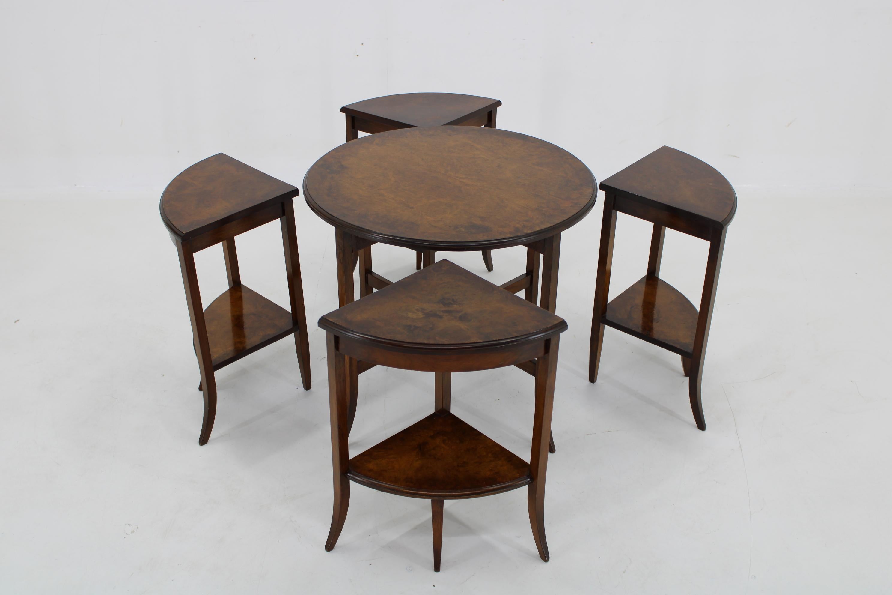 1930s Art Deco Nesting tables in Walnut , Czechoslovakia For Sale 1