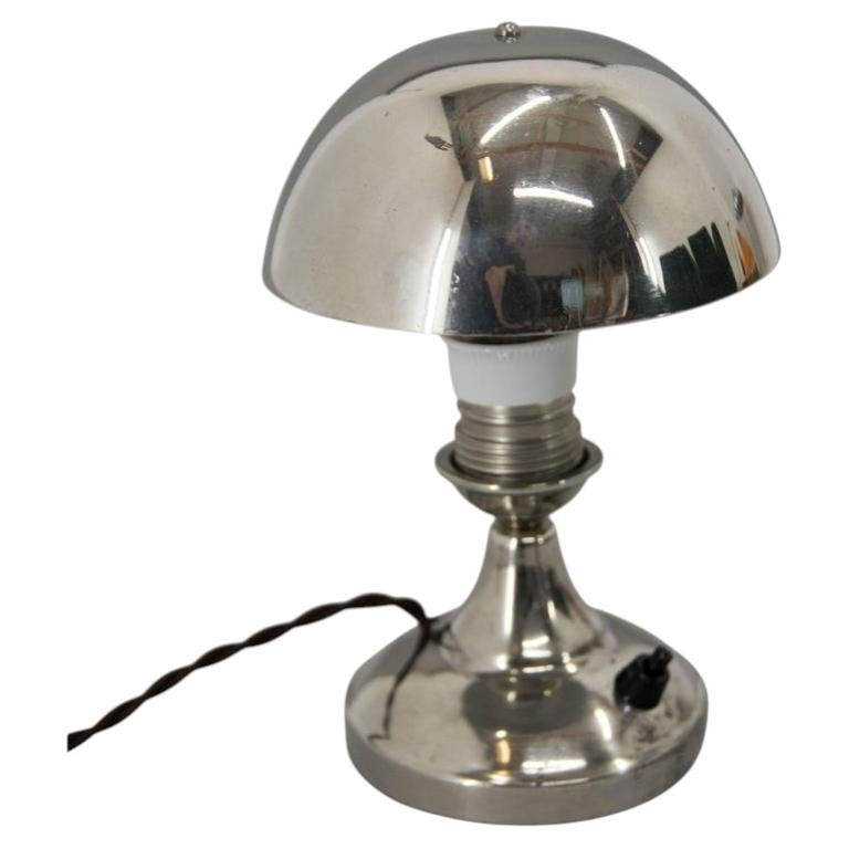 1930s Art Deco Nickel-Plated Petite Table Lamp with Adjustable Dome Shade For Sale