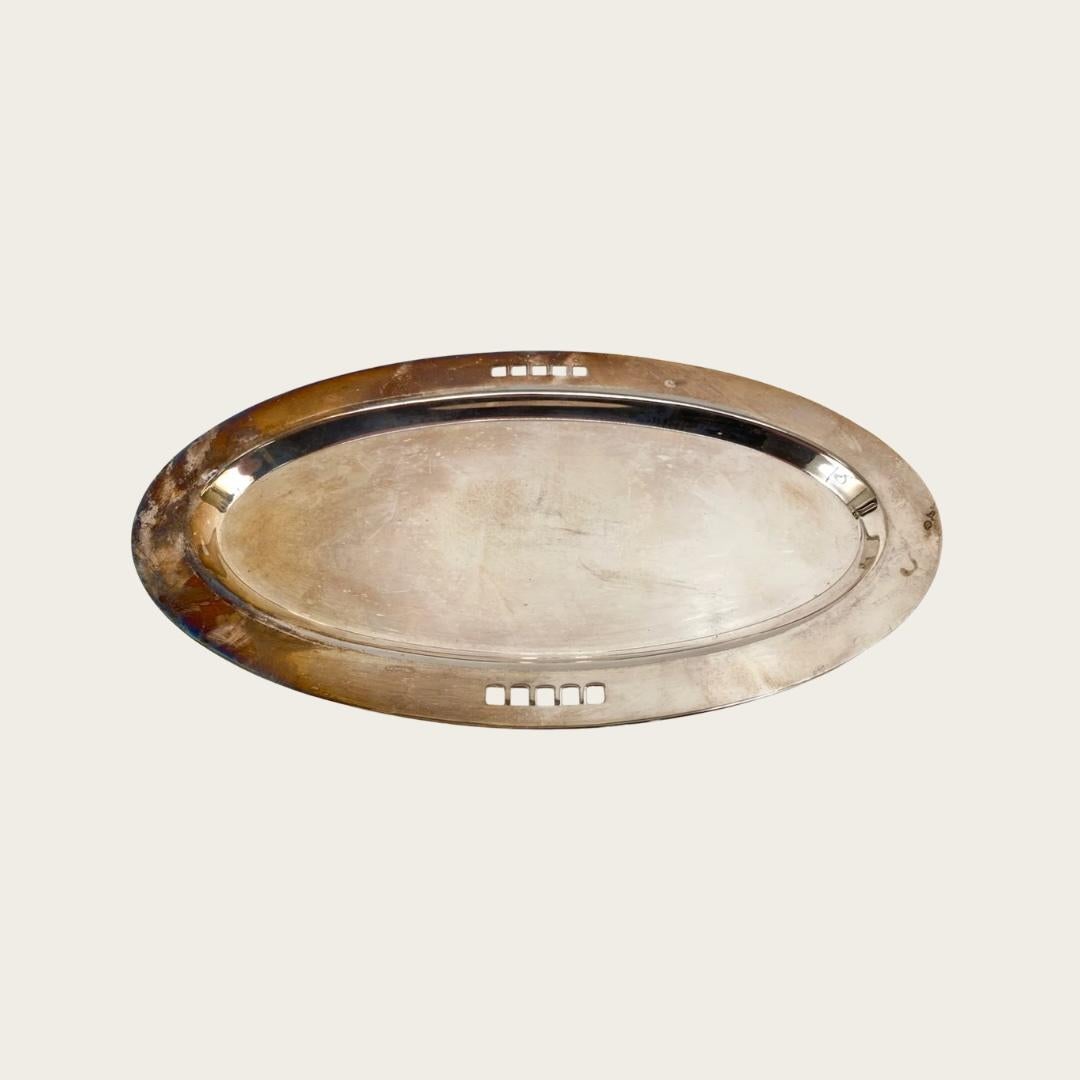 1930s Art Deco Nickel Silver Three Piece Sugar Bowl, Milk Verser and Tray en vente 1