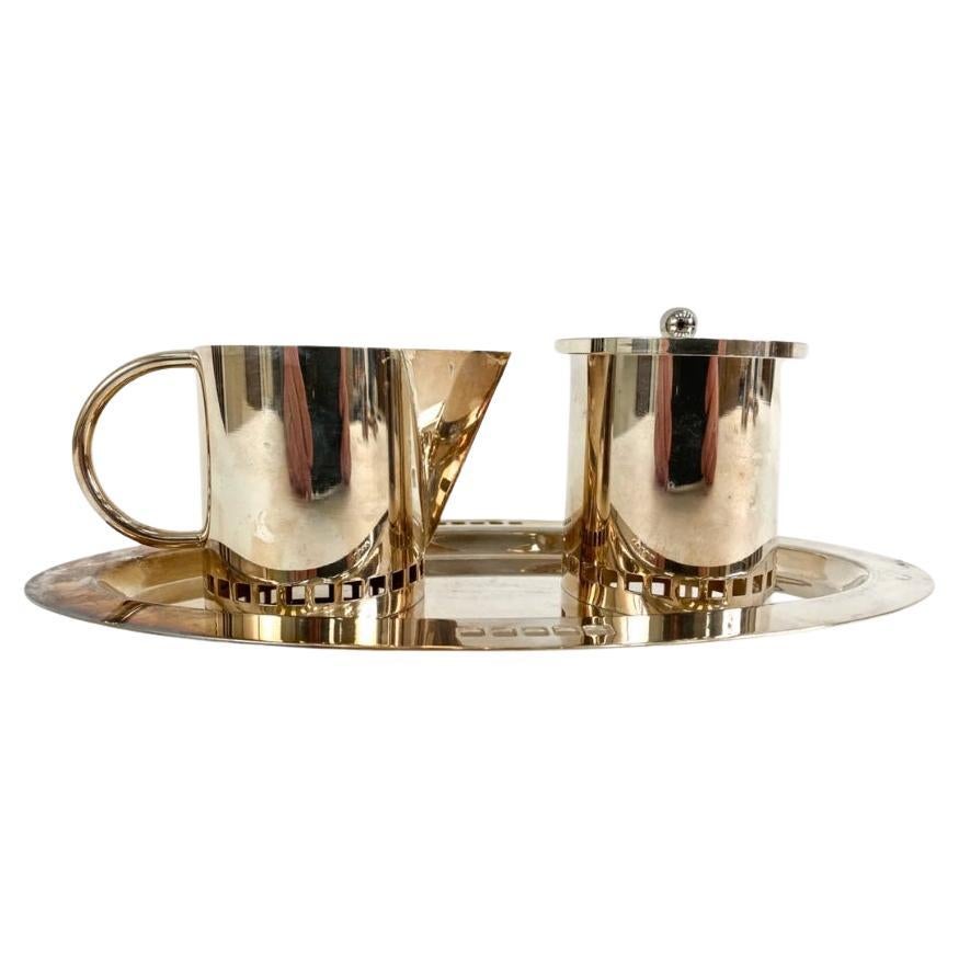 1930s Art Deco Nickel Silver Three Piece Sugar Bowl, Milk Verser and Tray en vente