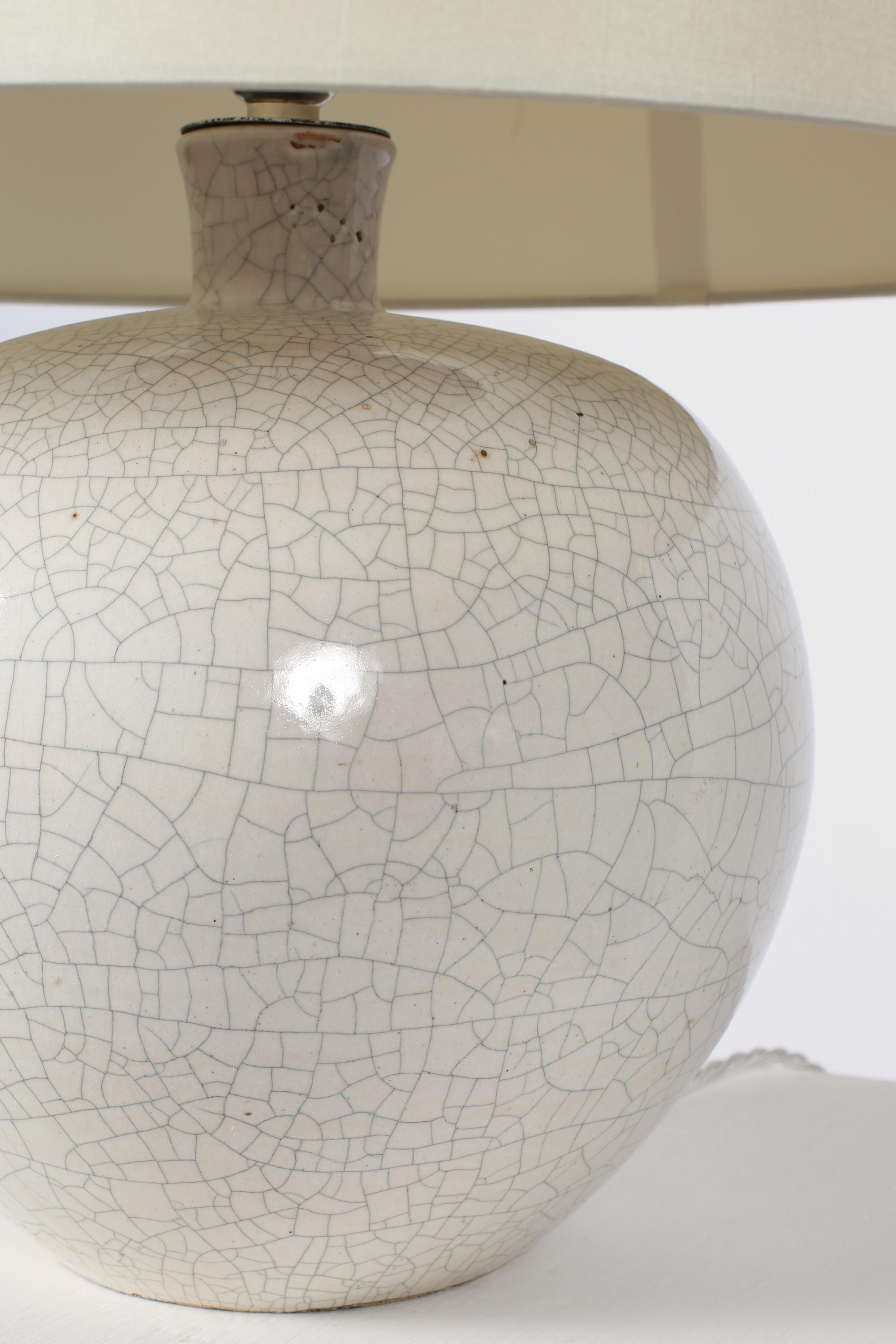 Lampe de table Art Deco Off-White à l'émail craquelé des années 1930 en vente 2