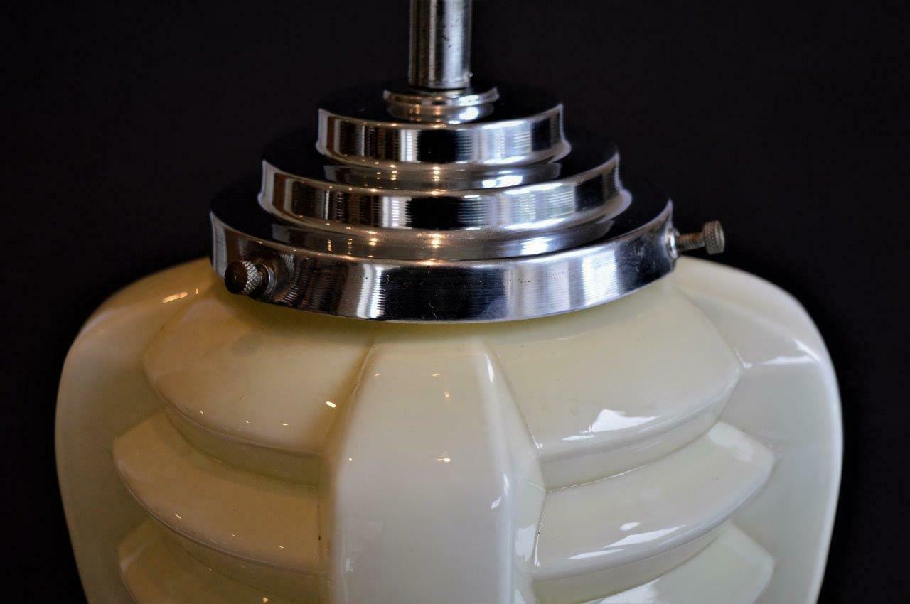 1930er Art Deco Opalglas Torpedo Wolkenkratzer Deckenleuchte Lampe (Glas)