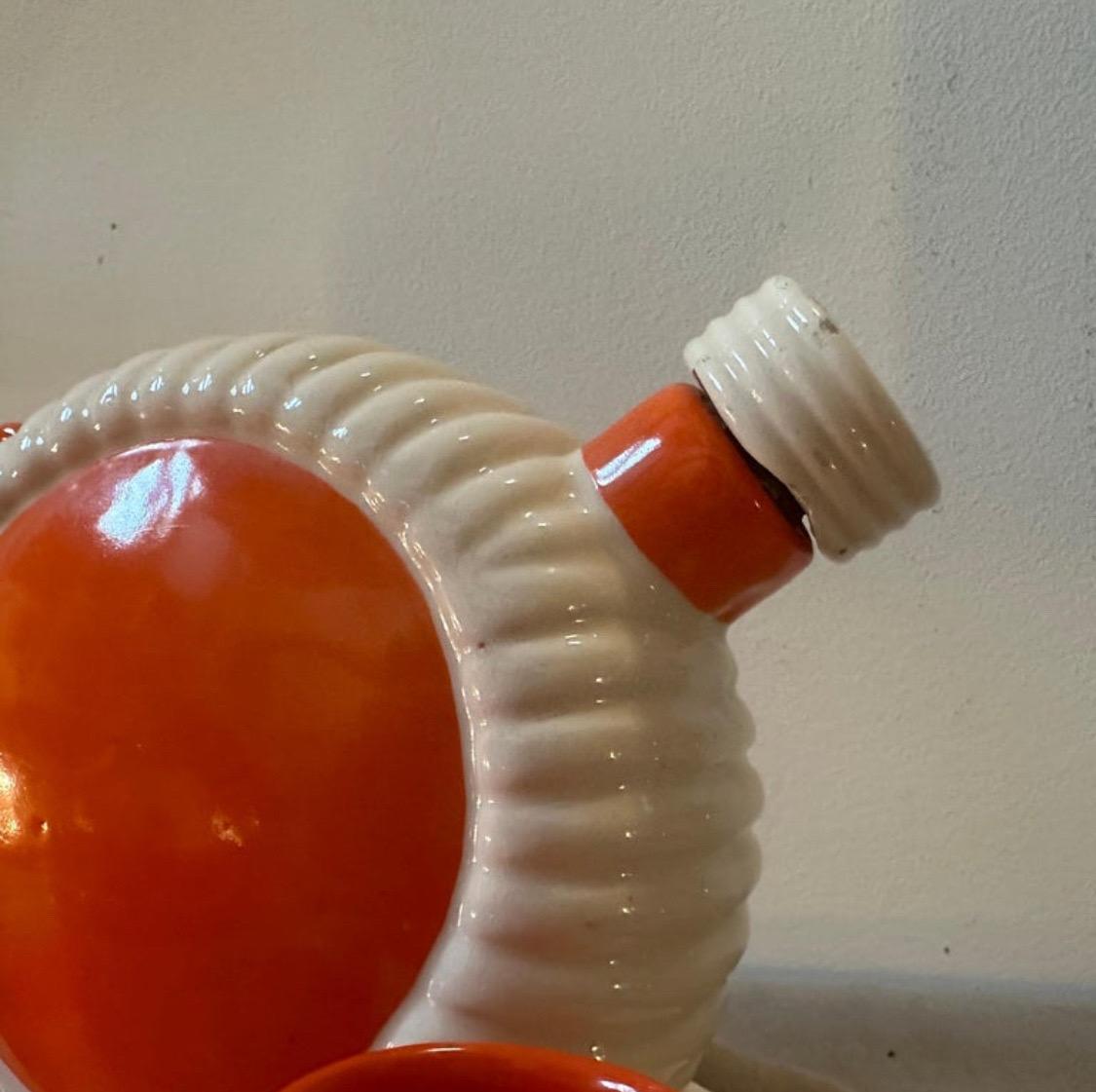 Italiano Set di rosoli in ceramica arancione e bianca Art Deco degli anni '30 di Rometti Umbertide in vendita