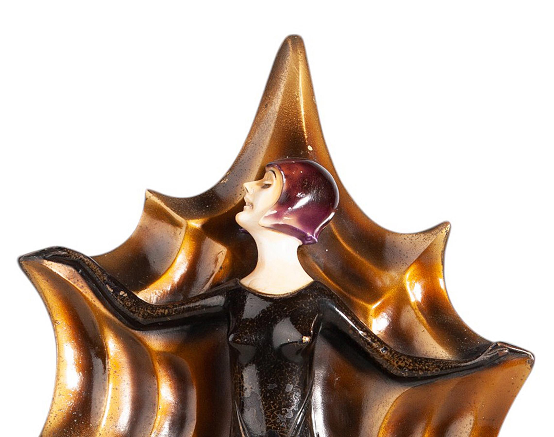 Escultura de mujer criselefantina pintada Art Déco de los años 30 por Roland Paris, Francia mediados del siglo XX en venta