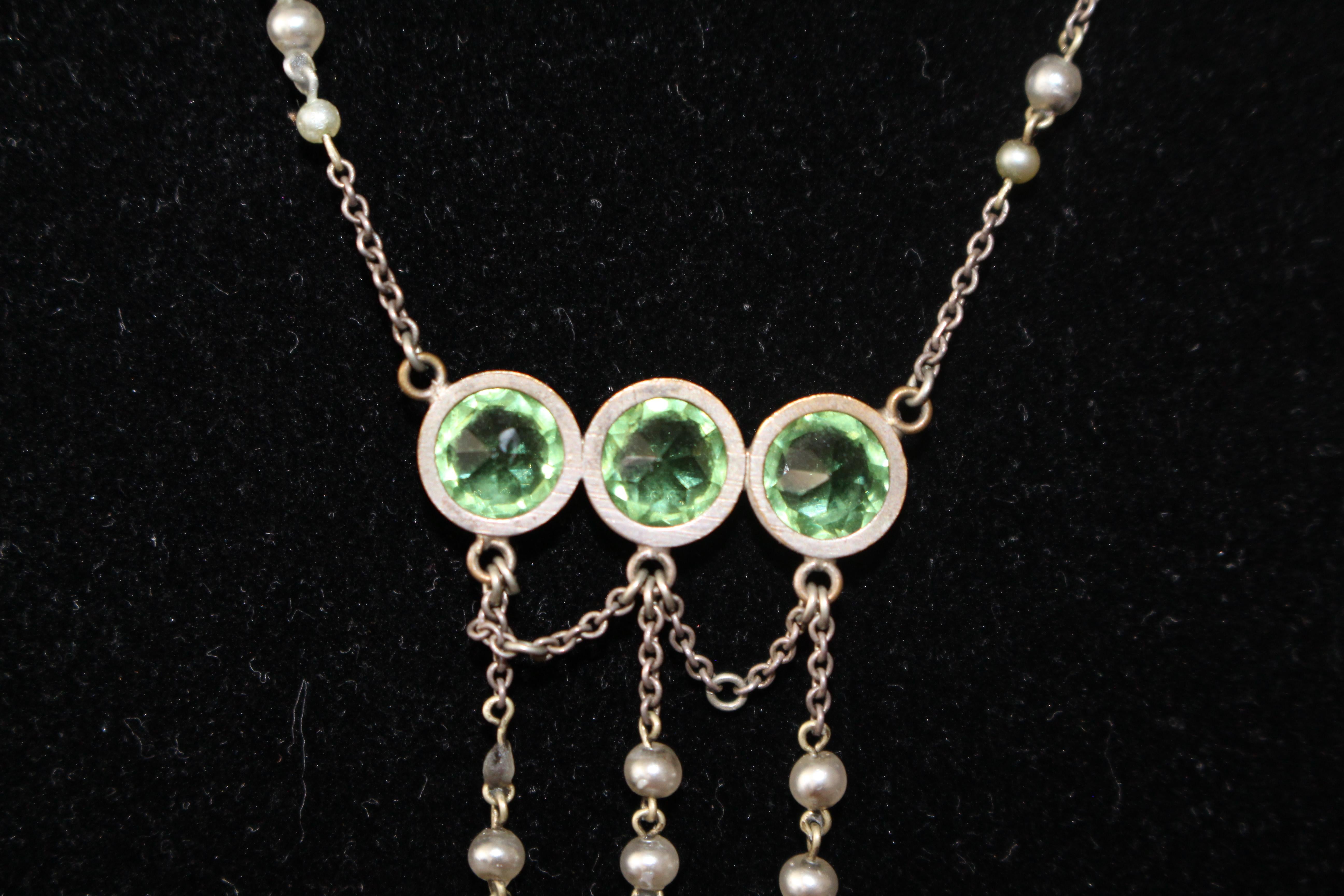 Beaded 1930s Art Deco Peridot Pearl Gem Stone Pendant Lavaliere Necklace Sautoir Chain For Sale