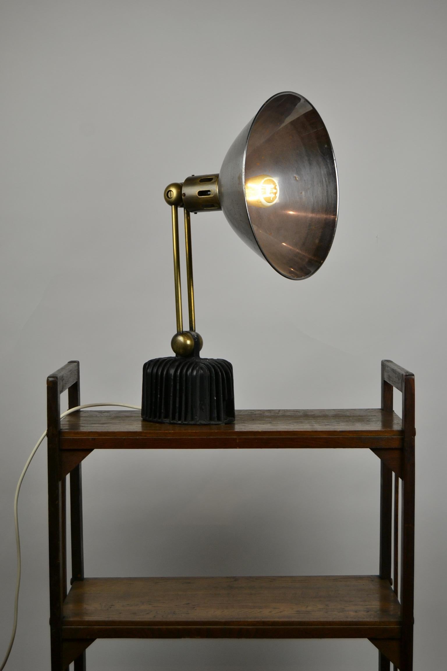Awesome former Ultrasol sun-ray lamp reconstructed into a stunning table lamp, wall light. Can also be used as an up and down lighter.
This 1930s Sun Lamp was the first Product made for Personal maintenance by Philips. Because of his beautiful