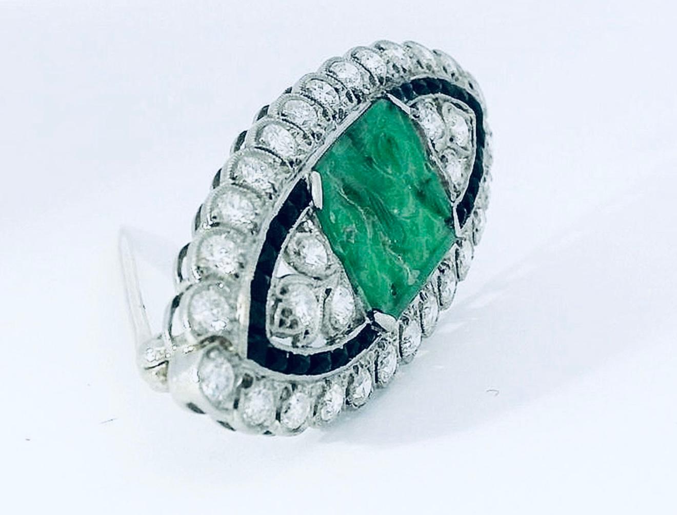 1930s Art Deco Platinum Brooch Carved Jadeite Jade & Old European Cut Diamonds In Good Condition For Sale In New York, NY