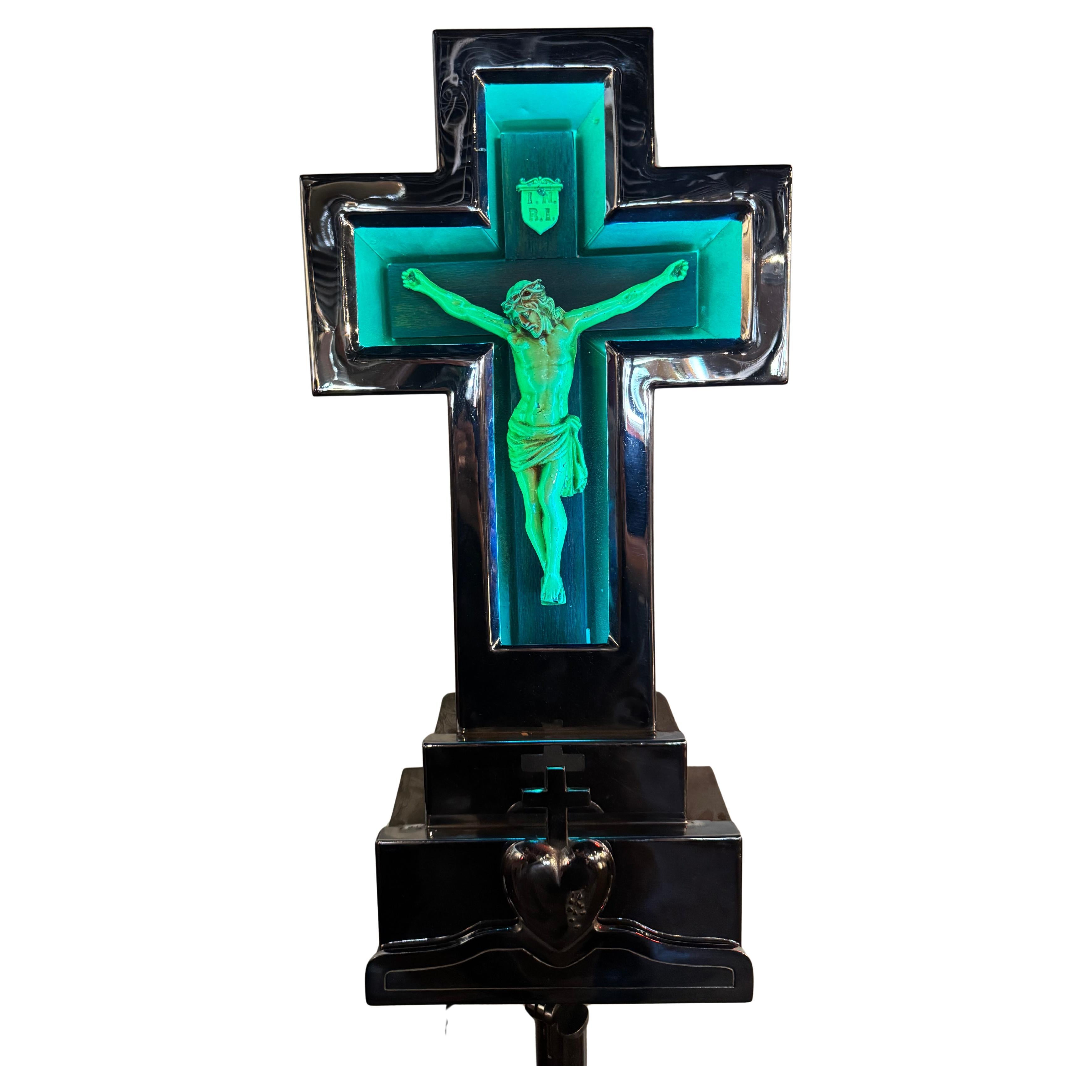 1930s Art Deco Polished Chrome and Neon Crucifix. Floor, hanging, or table-top For Sale