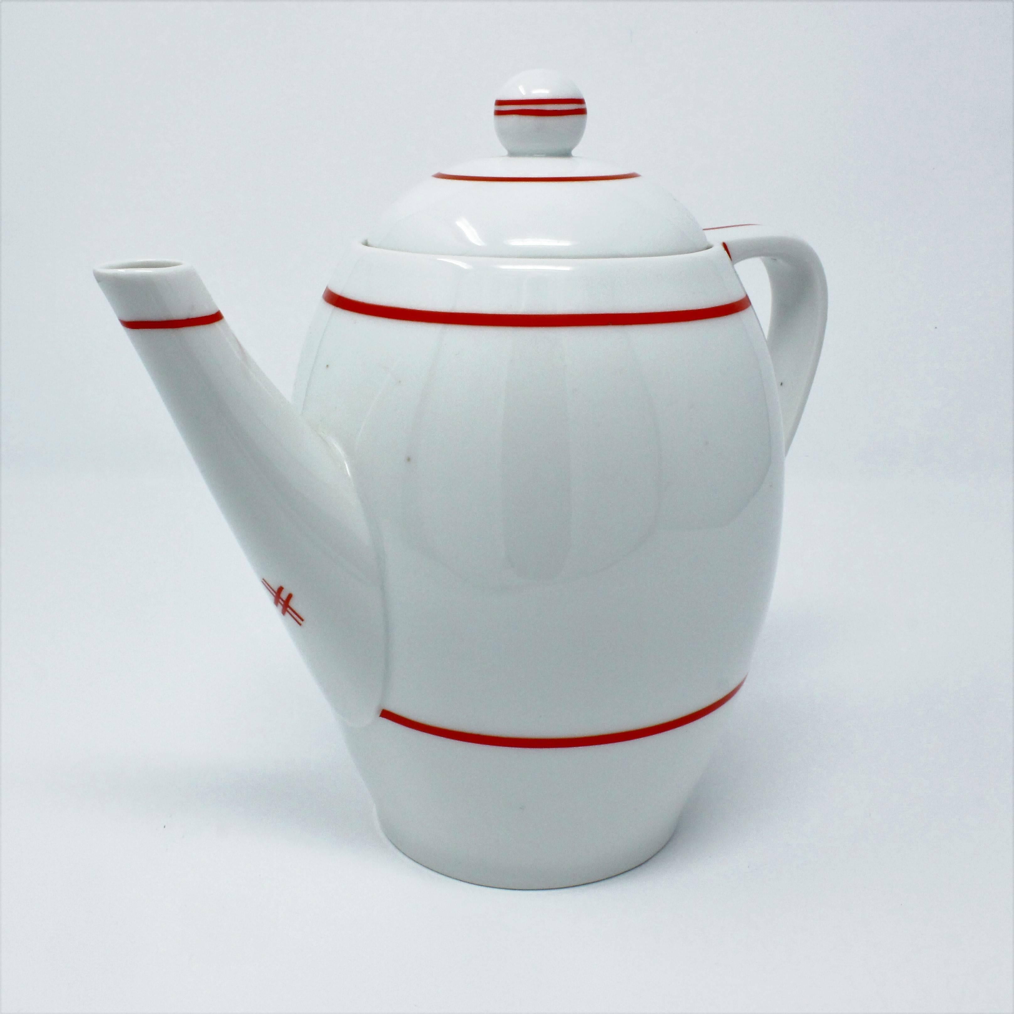 Théière Haas & Czjzek en porcelaine Art Déco des années 1930 Excellent état - En vente à Sacramento, CA