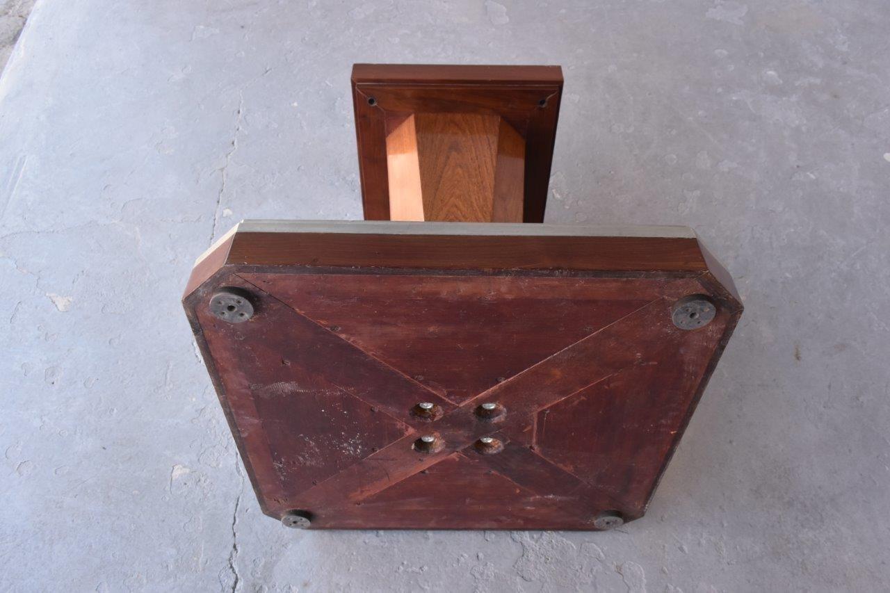 Quadratischer Rosenholz-Sockeltisch im Art-déco-Stil aus den 1930er Jahren (Metall) im Angebot