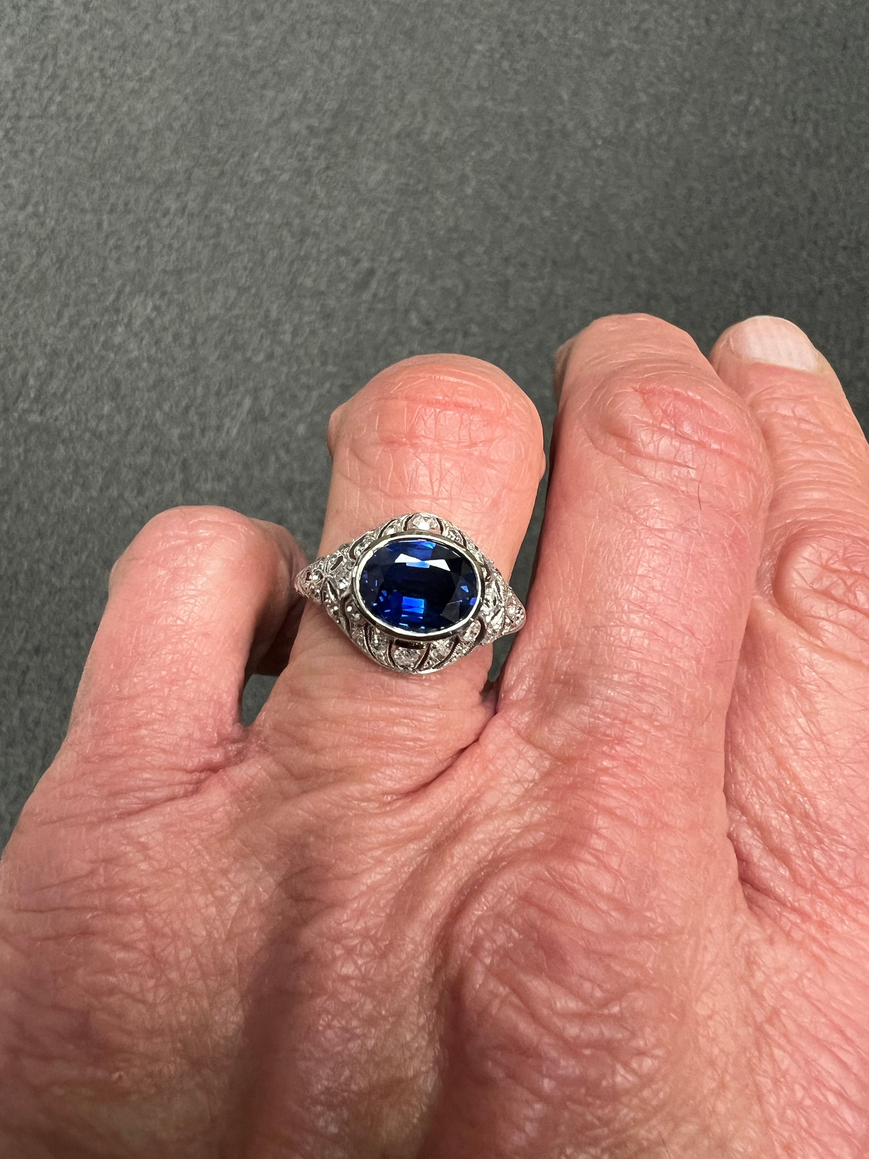 1930s Art Deco Sapphire Diamond Platinum Engagement Ring, Size 8.5.

The 1930s Art Deco sapphire diamond platinum engagement ring, particularly in a size 8.5, represents a significant intersection of artistry and craftsmanship characteristic of the