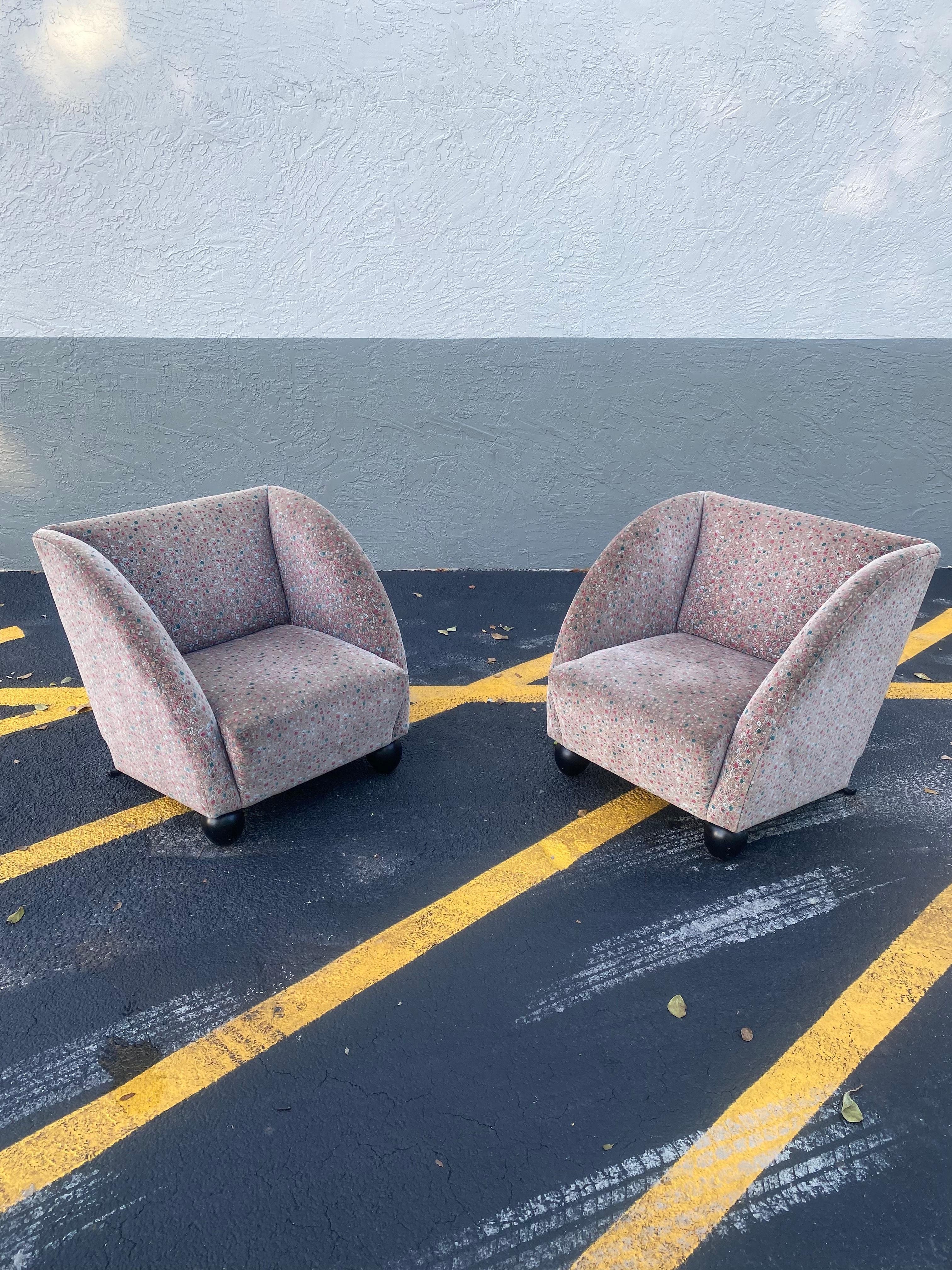 Mid-20th Century 1930s Art Deco Sculptural Club Chairs, Set of 2 For Sale