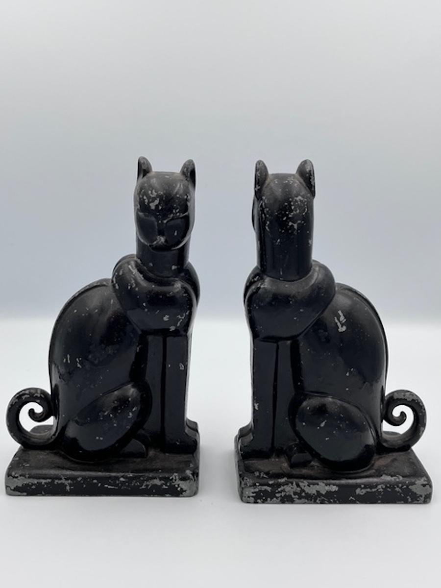 1930's Art Deco Sitzende Katze Buchstützen (Art déco) im Angebot