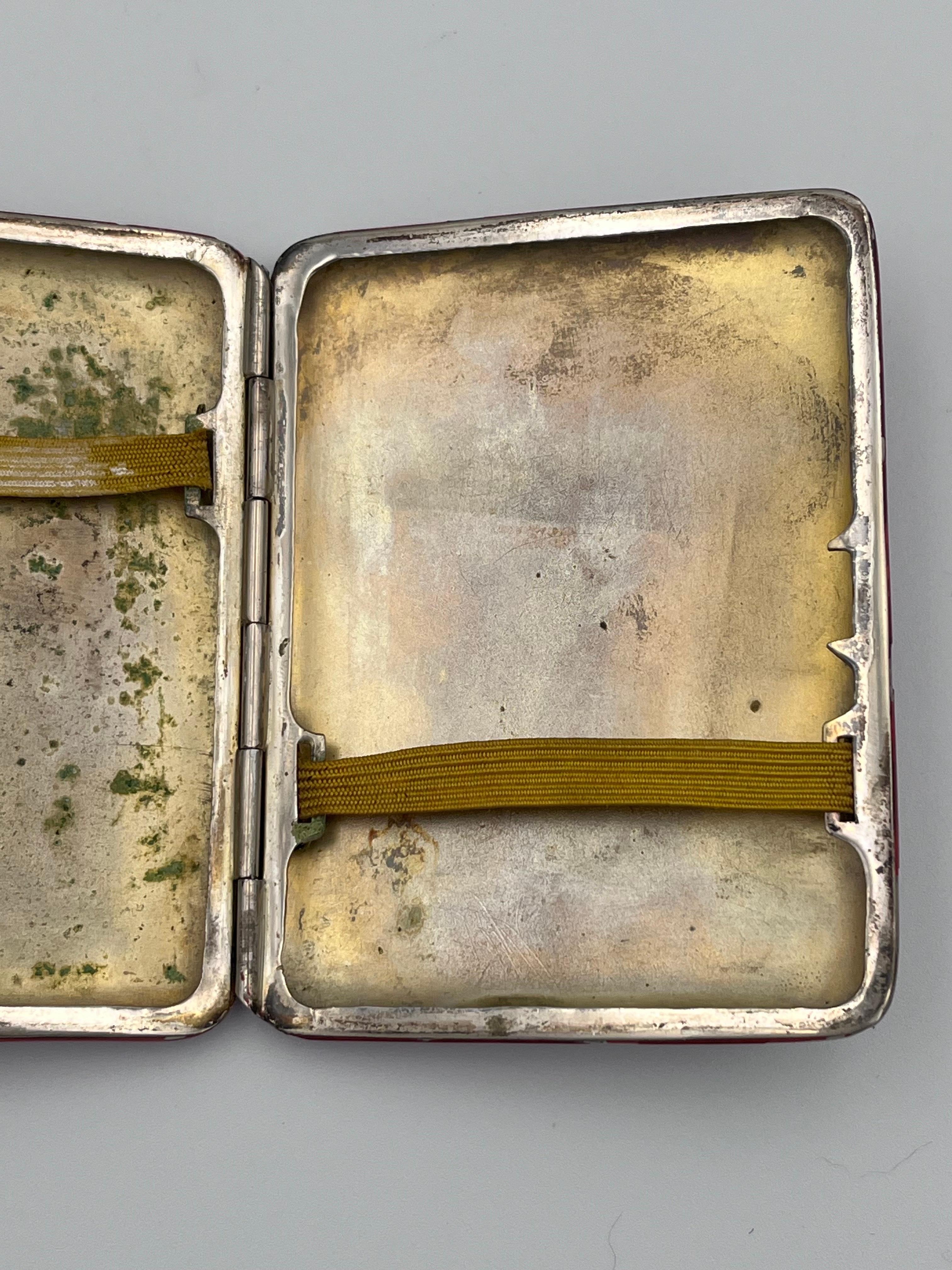 1930's Art Deco Silver Plate and Enamel Burgundy Red Cigarette Case, Unsigned in vendita 4