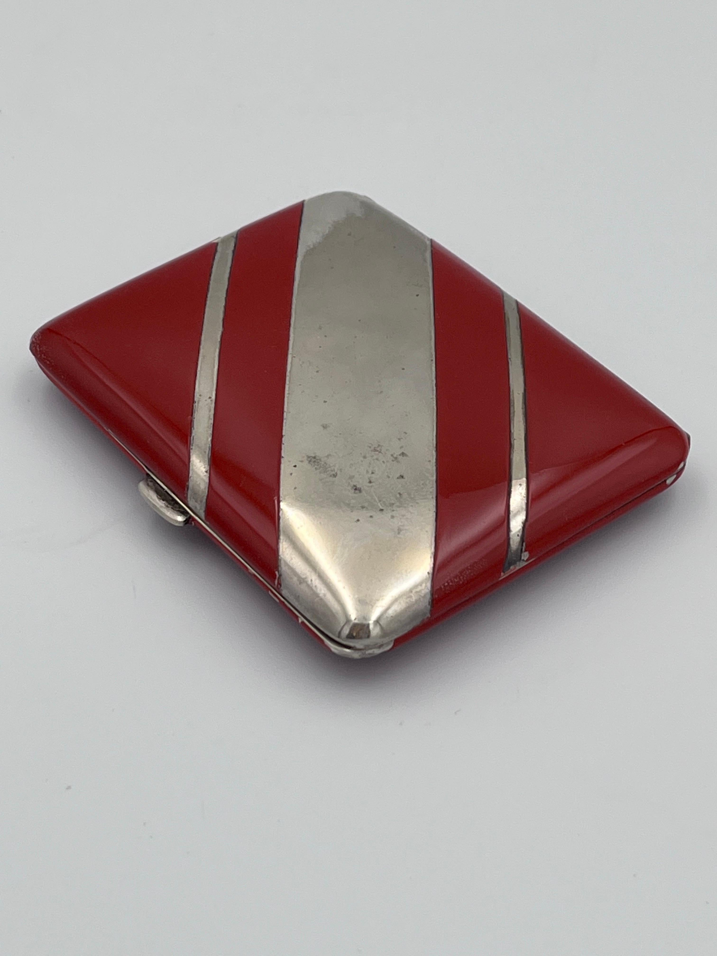 1930's Art Deco Silver Plate and Enamel Burgundy Red Cigarette Case, Unsigned in vendita 1