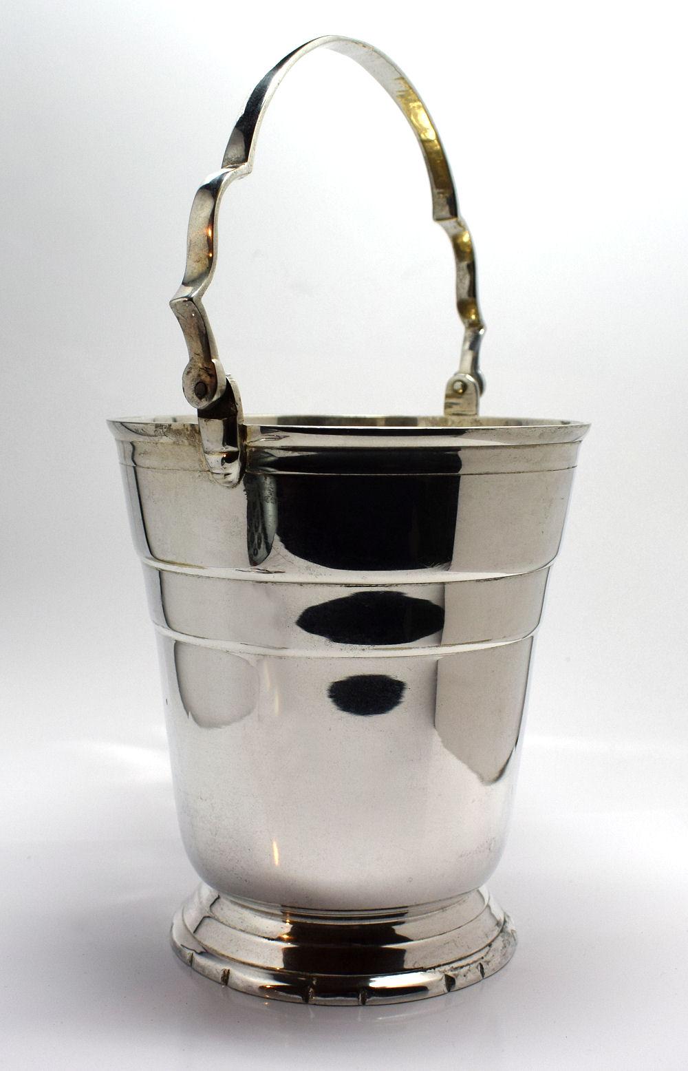 1930s Art Deco Silver Plated Ice Bucket /Wine Cooler In Good Condition In Devon, England