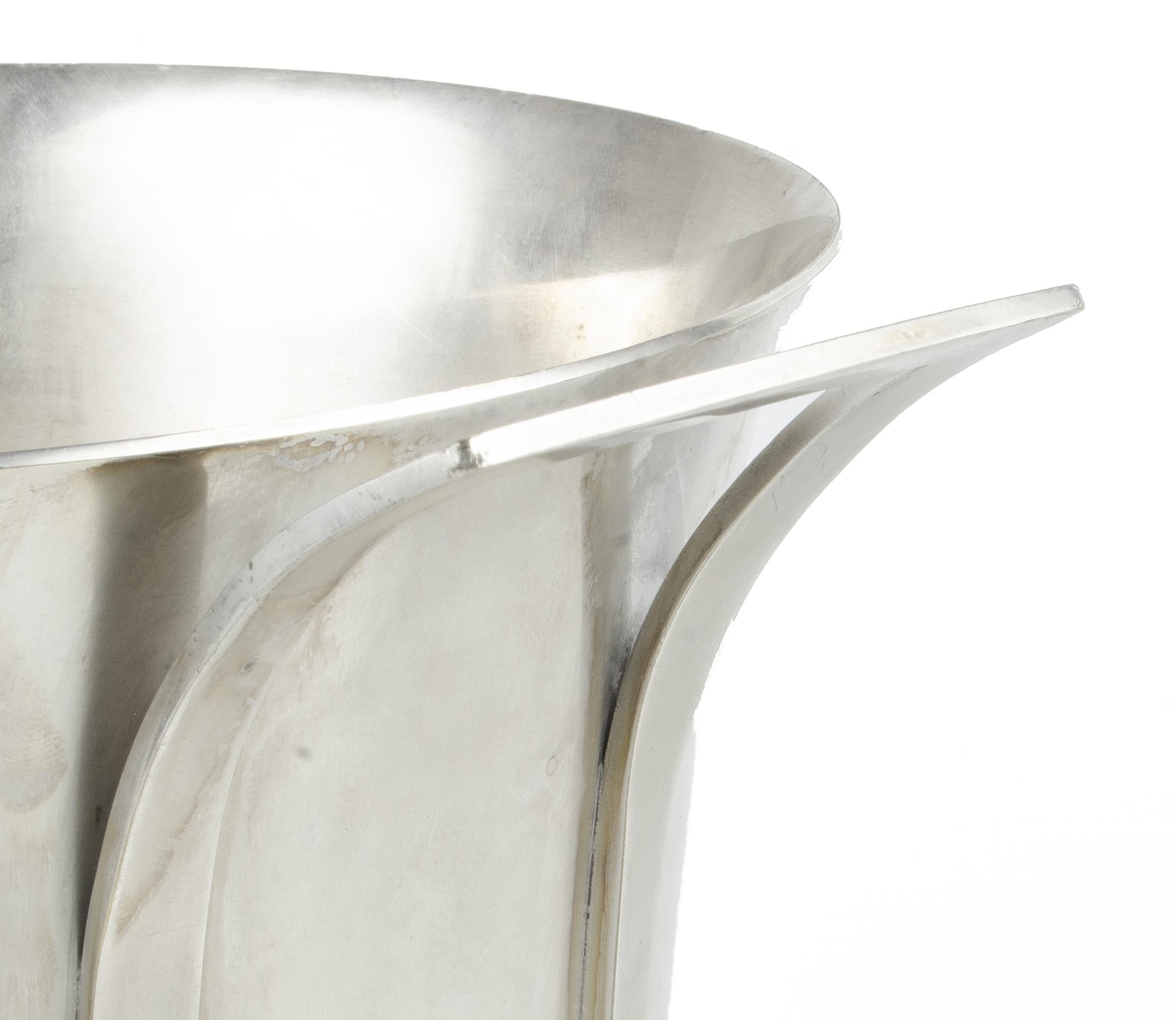1930er Jahre Art Déco Versilberter Metall-Weinkühler/Eiskübel von Christofle, Frankreich (Gegossen) im Angebot