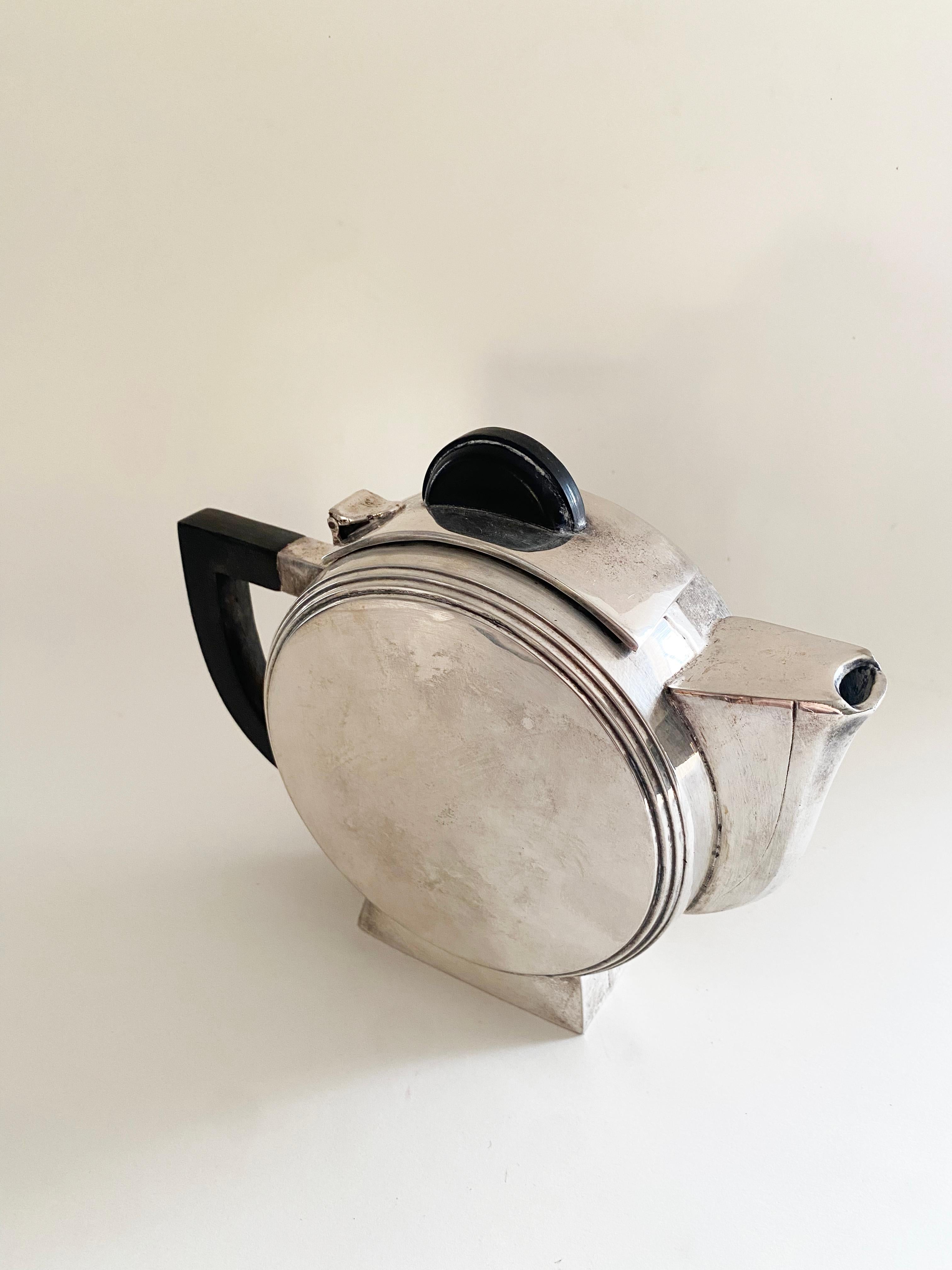1930s Art Deco Silverplated Tea Pot by HG Murphy For Sale 1