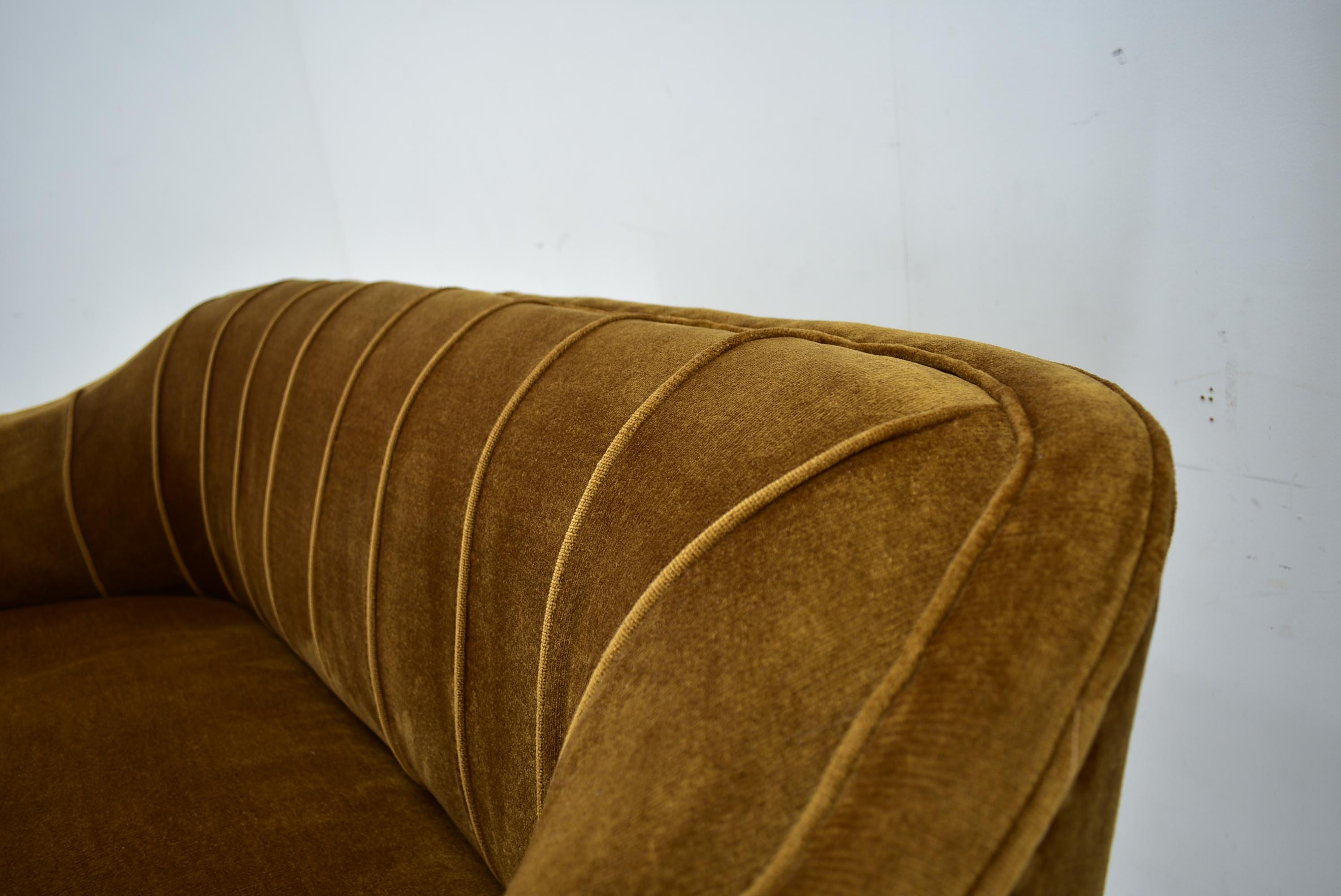1930s  Art déco-Sofa, Tschechoslowakei im Zustand „Gut“ im Angebot in Praha, CZ