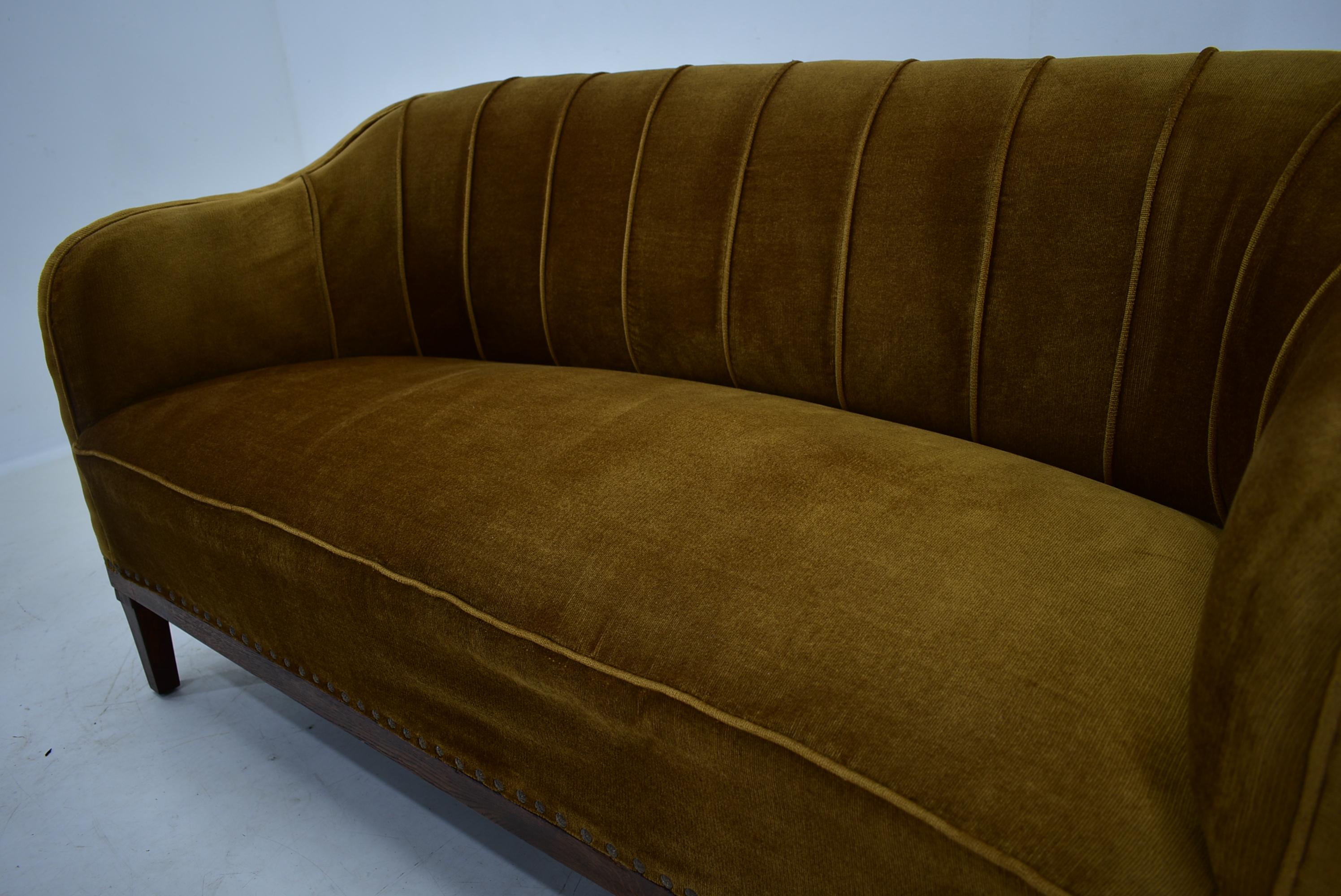 1930s  Art déco-Sofa, Tschechoslowakei (Stoff) im Angebot