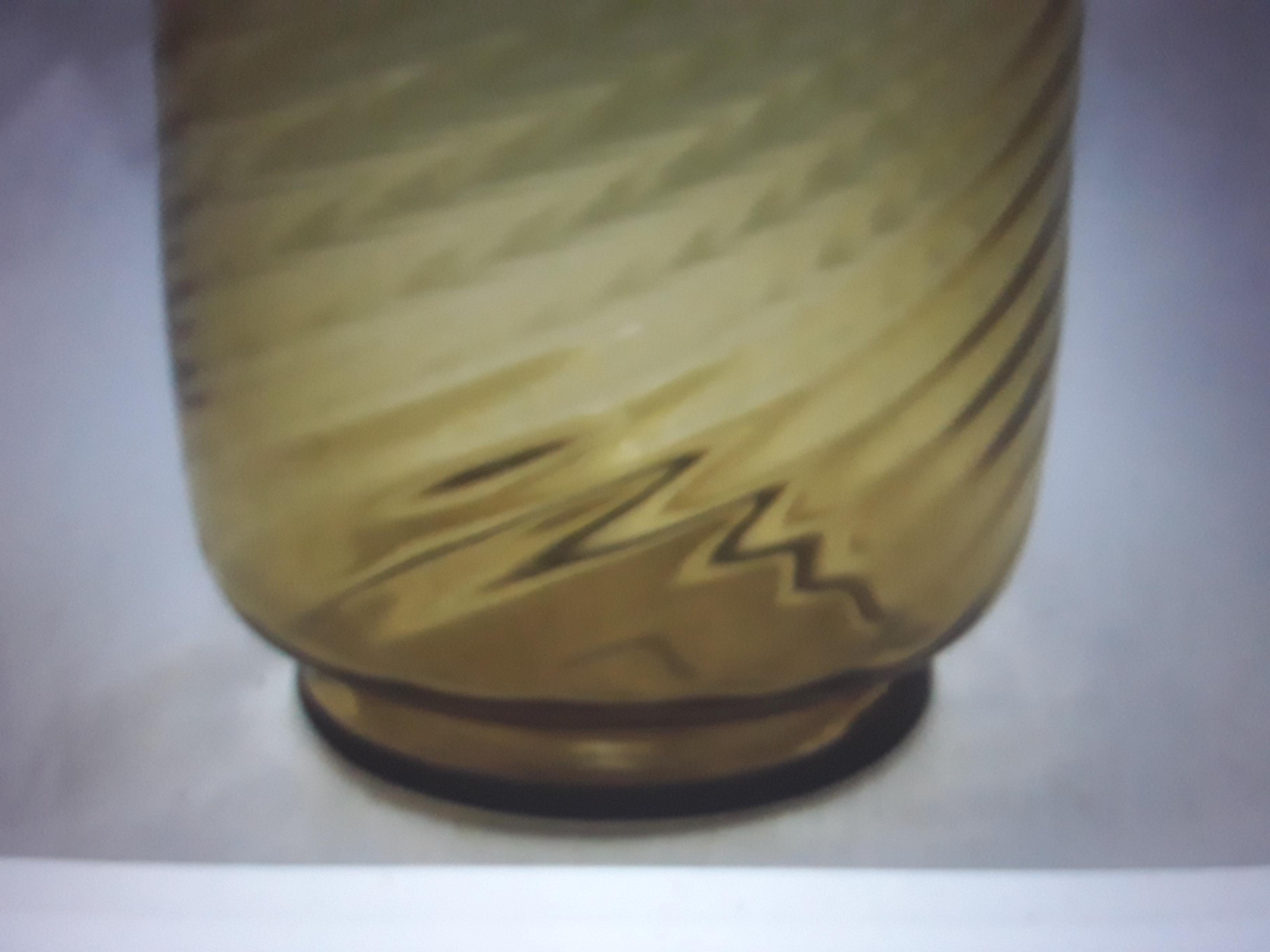 1930's Art Deco Steuben Art Glass Amber Swirl Pattern Vase In Good Condition For Sale In Opa Locka, FL