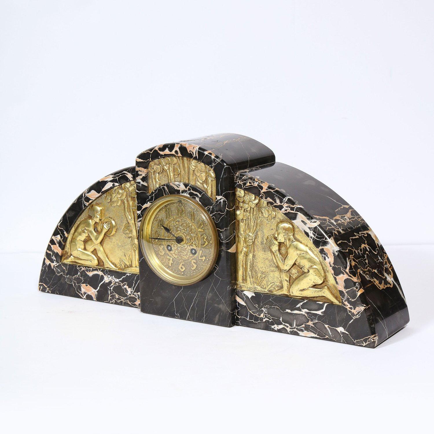 1930s Art Deco Streamlined Neoclassical Figurative Exotic Marble & Bronze Clock en venta 2