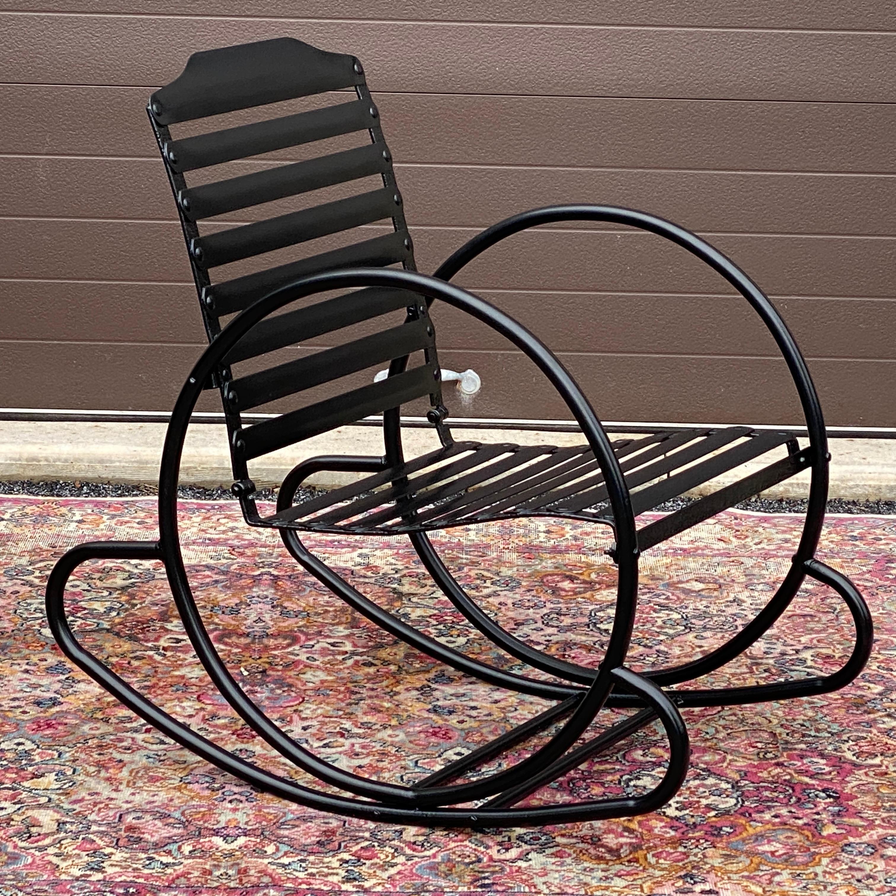 1930s Art Deco Streamlined Tubular Hoop Rocker Rocking Chair Restored in Black For Sale 2