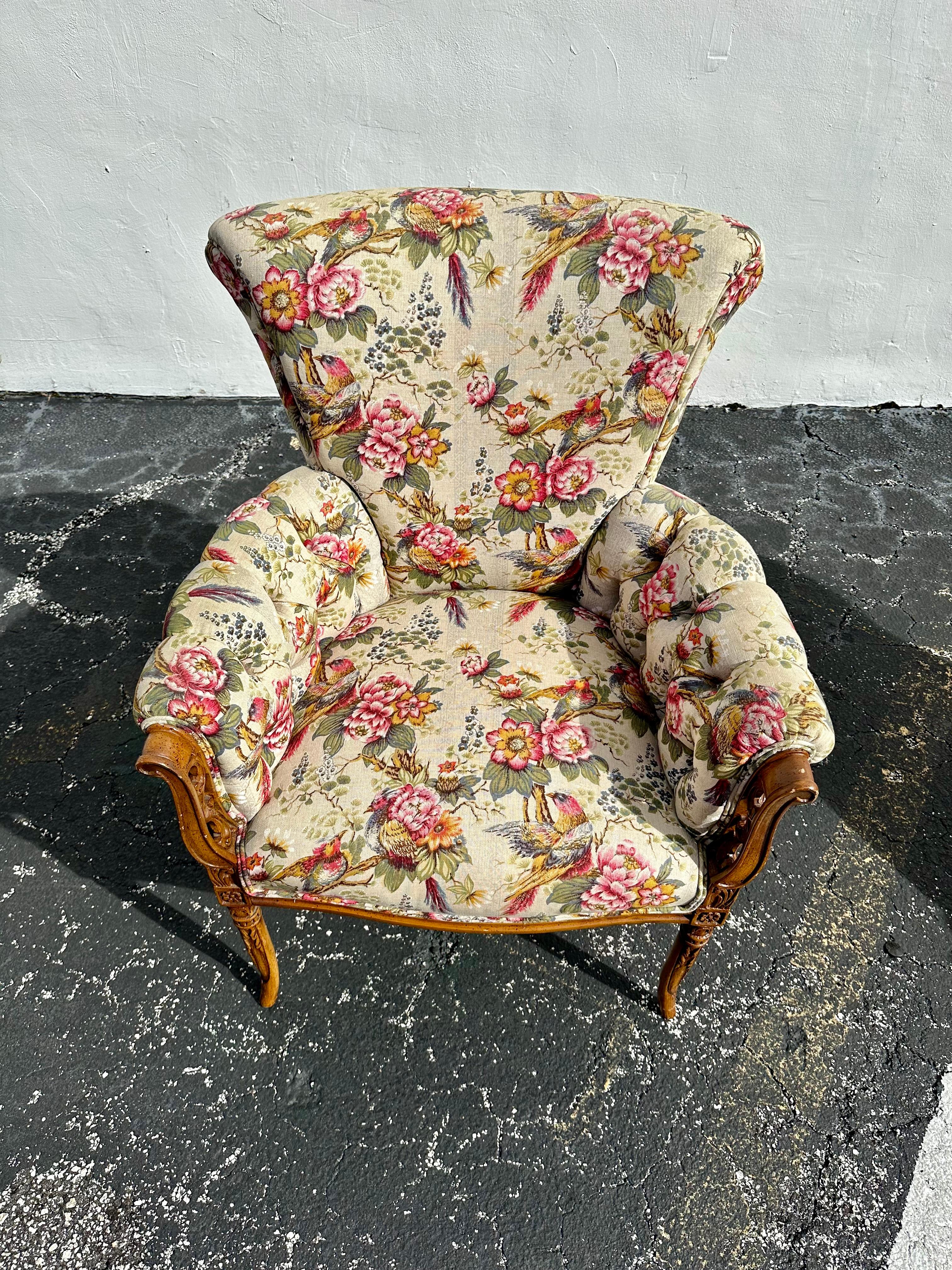 Sedie botaniche Schumacher in legno intagliato dorato degli anni '30, Set di 2 in vendita 1