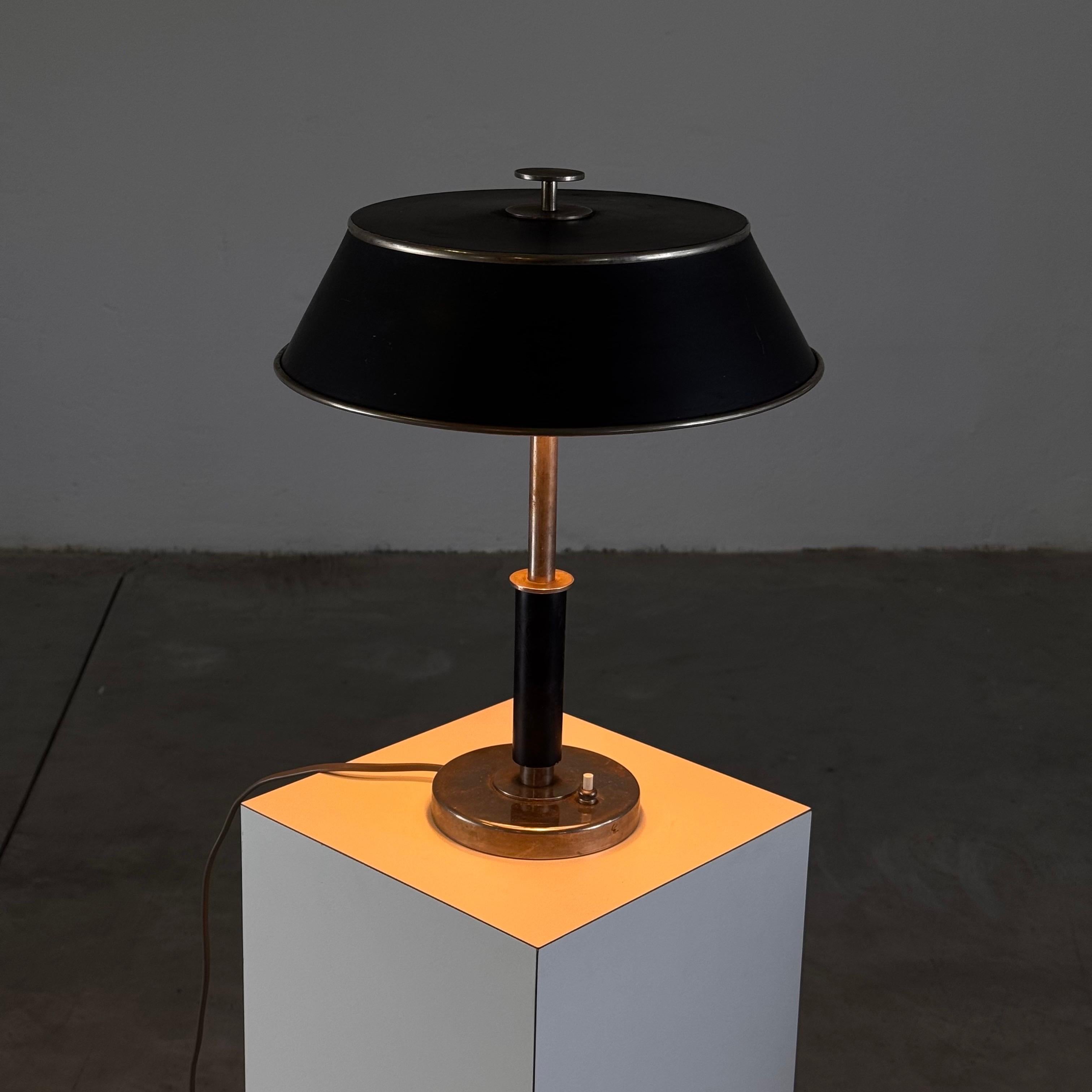 Lacquered 1930s Art Decò / Swedish Grace Table Lamp by Erik Tidstrand for NK For Sale