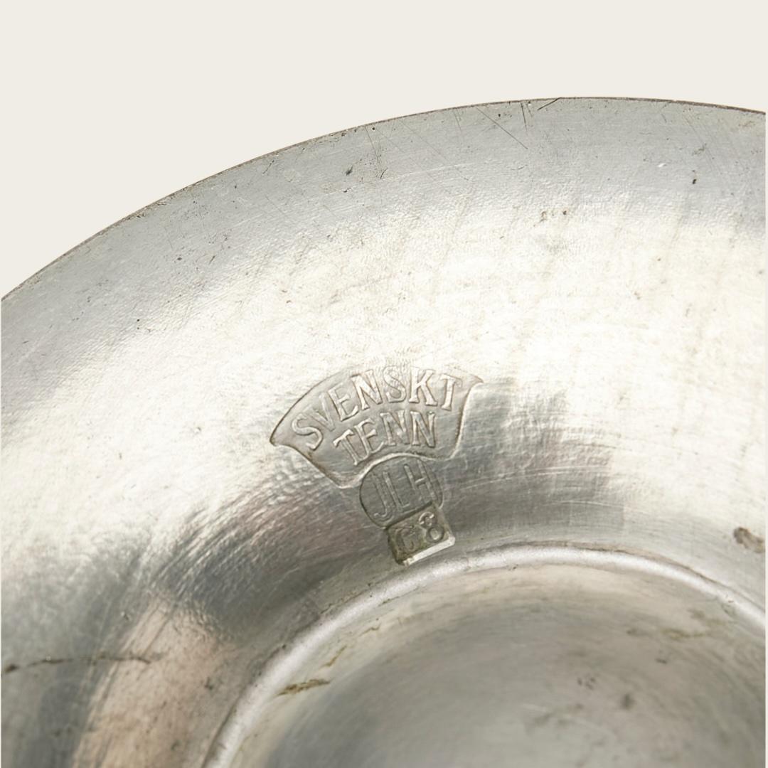 Vase/verseuse à anse en étain poli suédois Art déco des années 1930 par JL Hultman Bon état - En vente à Brooklyn, NY