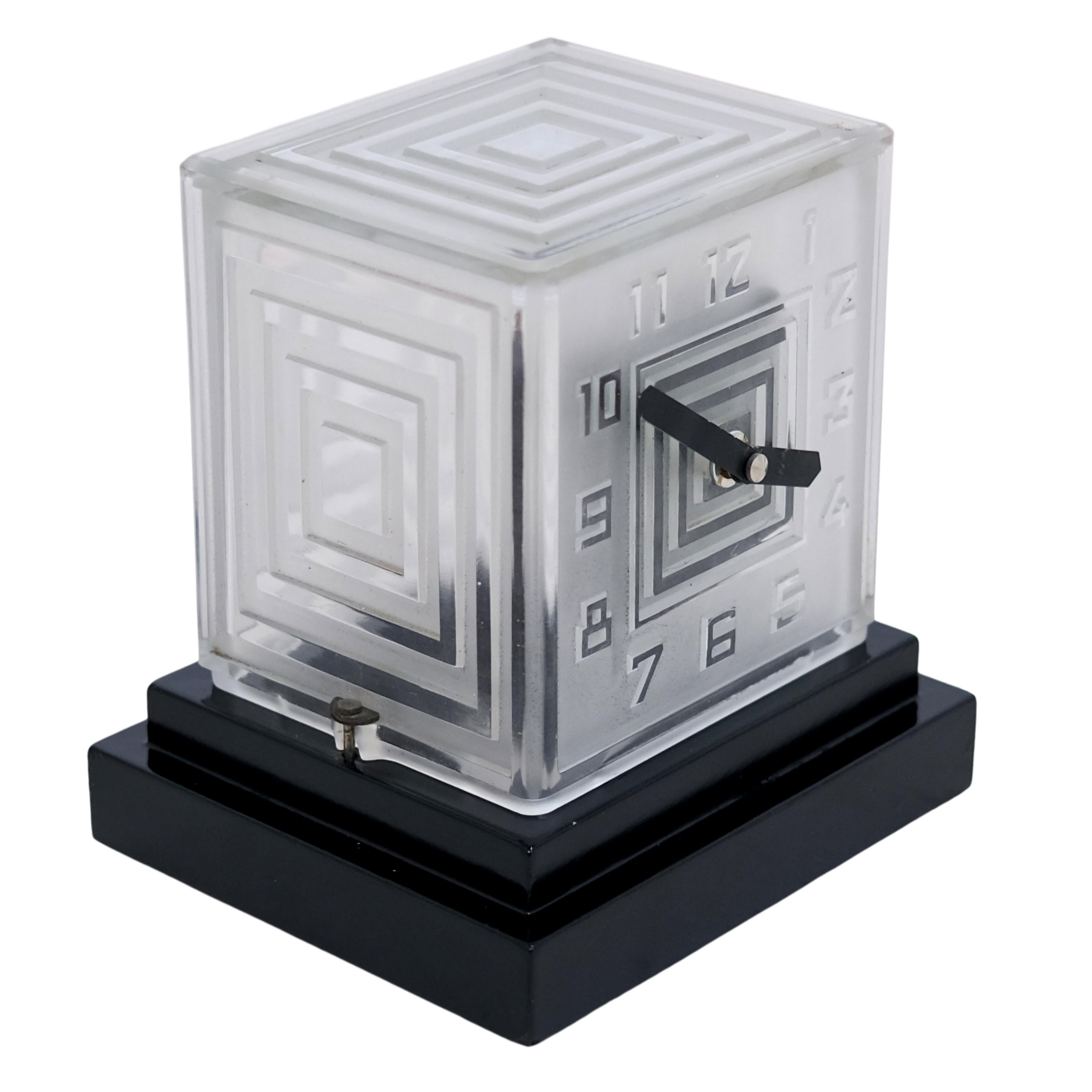 20th Century 1930s Art Deco Table Desk Clock With Cubist Glass Case by P.M. Favre For Sale