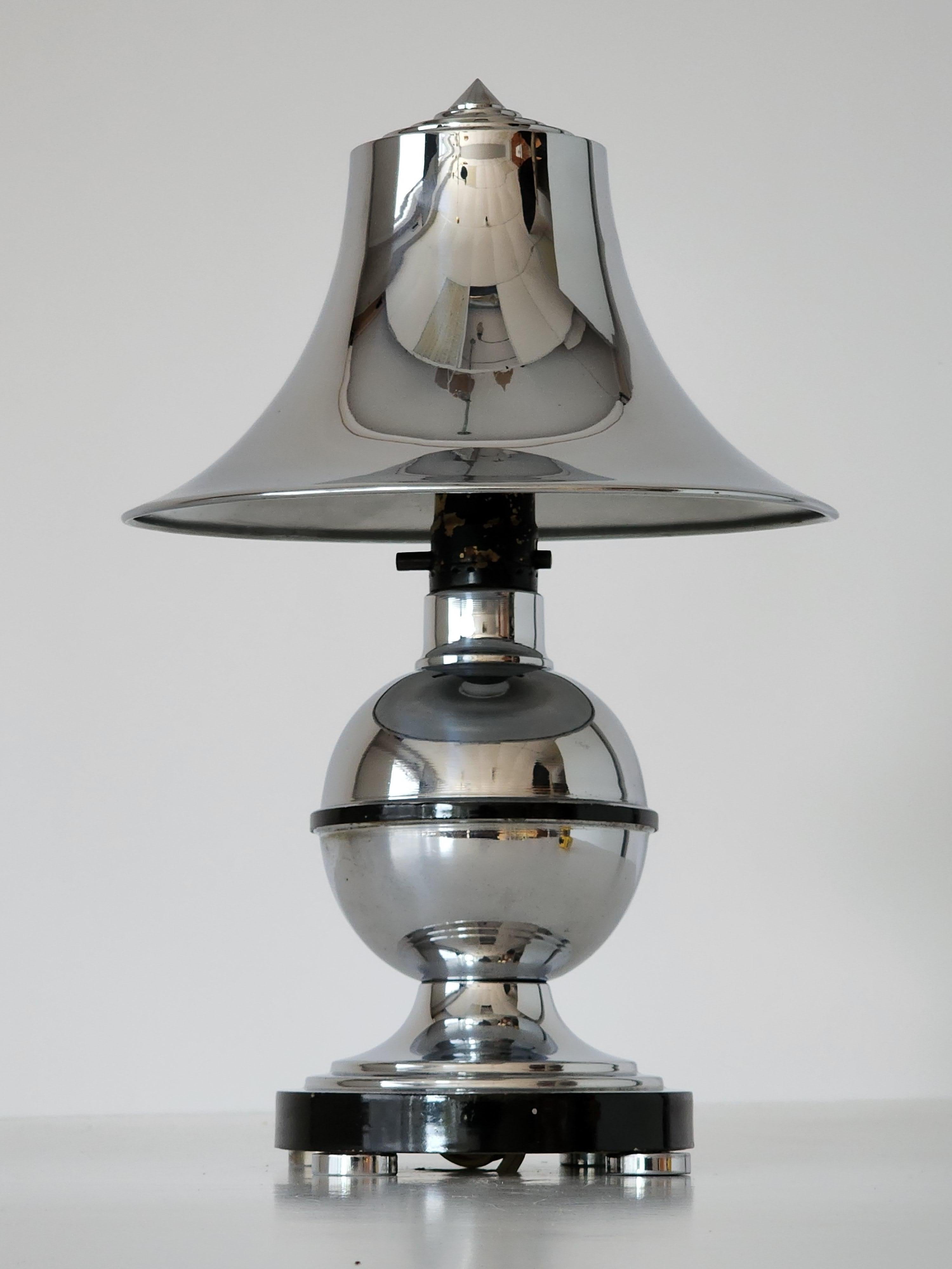 1930er Art Deco Tischlampe von  Elektrolyseur  (amerikanisch) im Angebot