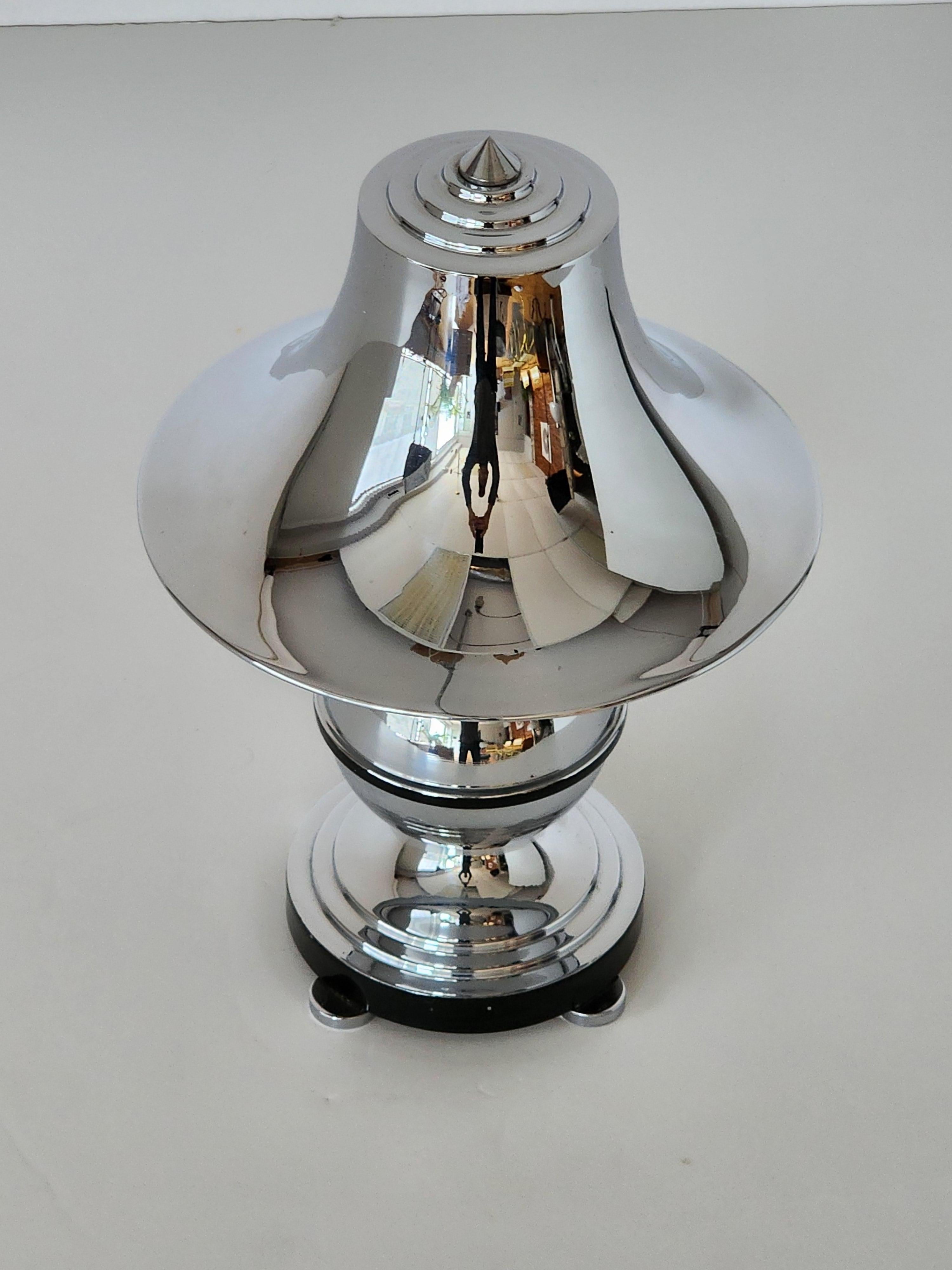 Lampe de table Art déco des années 1930  Électrolyseur  en vente 1