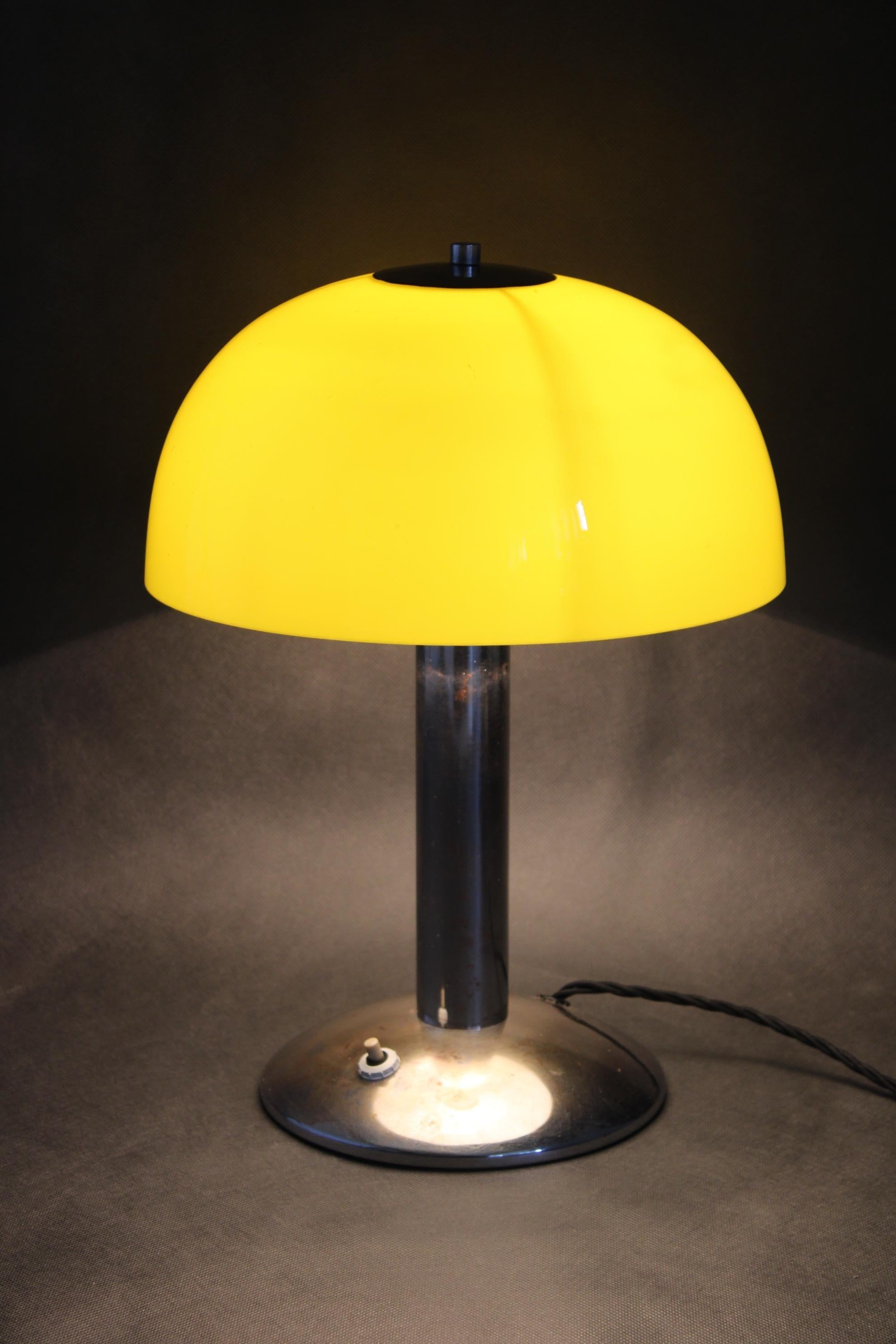 1930s Art deco Table Lamp , Czechoslovakia For Sale 7