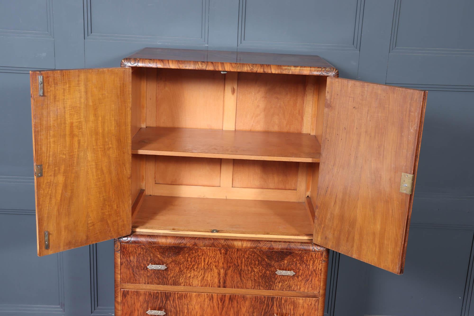 1930s Art Deco Tallboy in Figured Walnut in vendita 4
