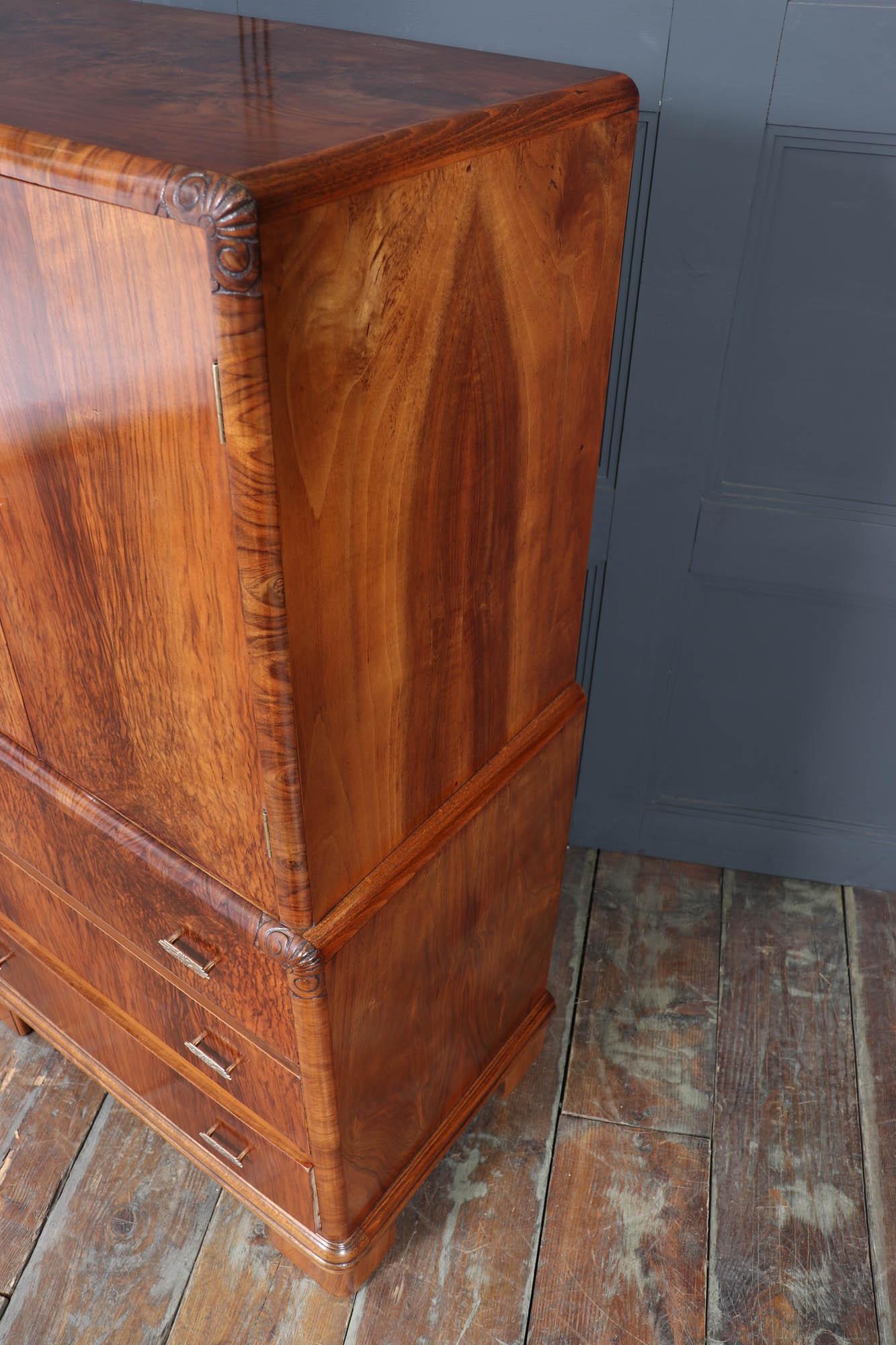 1930s Art Deco Tallboy in Figured Walnut in vendita 8
