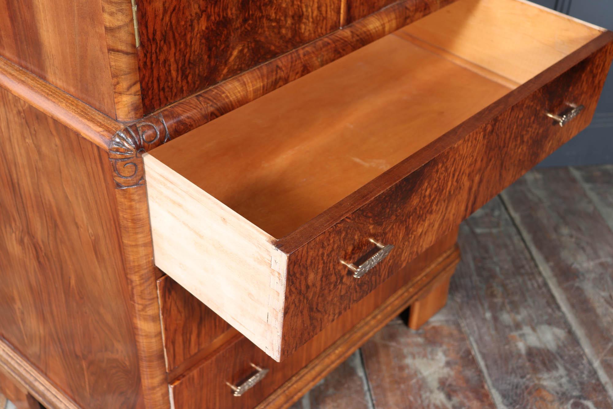 1930s Art Deco Tallboy in Figured Walnut in vendita 10