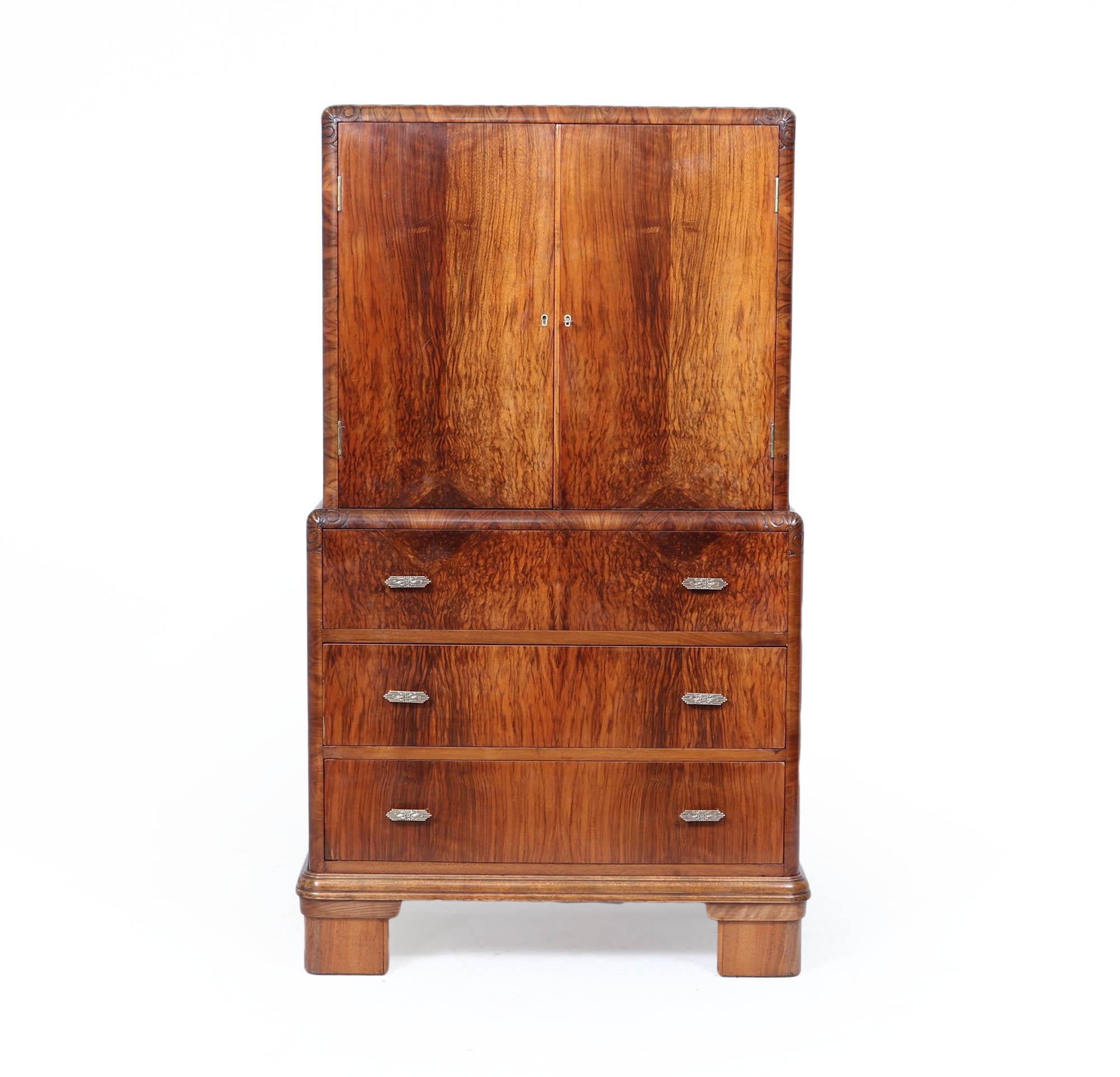 Art Déco 1930s Art Deco Tallboy in Figured Walnut in vendita