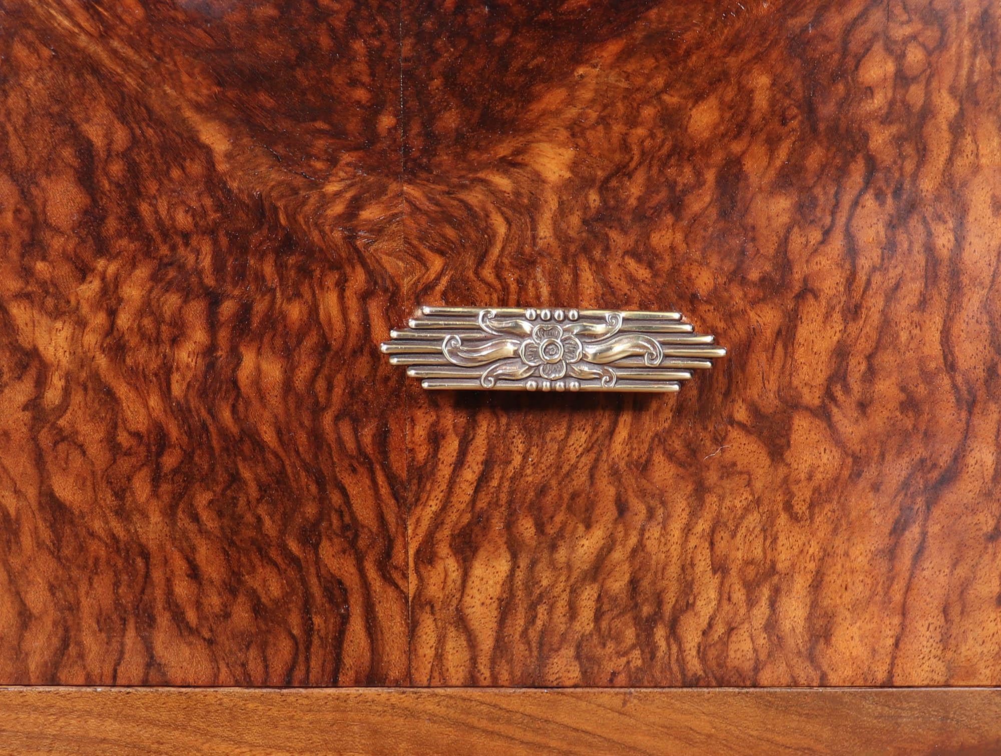 Noce 1930s Art Deco Tallboy in Figured Walnut in vendita