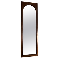 1930 Art Deco Tiger Maple Espejo de pared arqueado