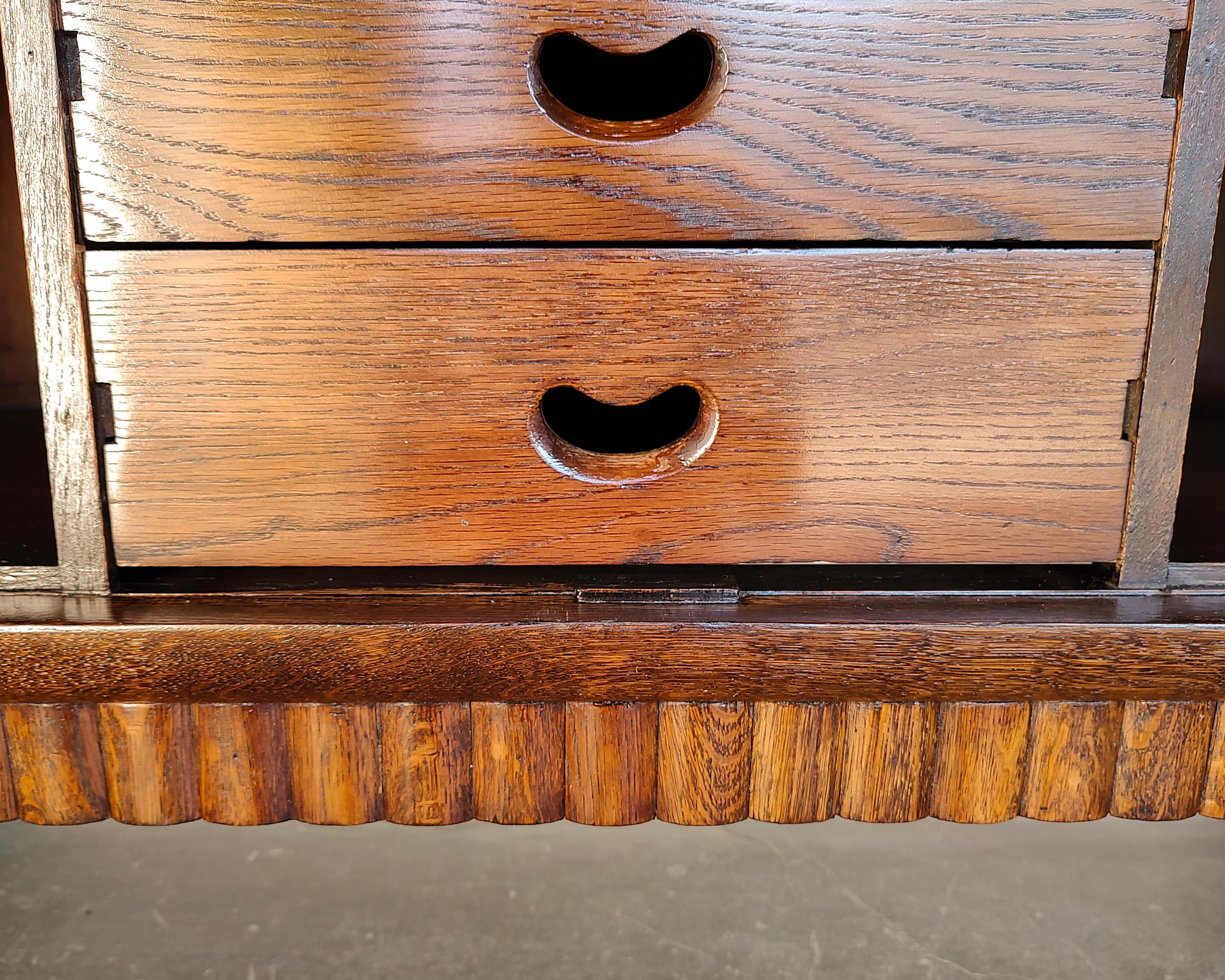 1930s Art Deco Tiger Oak Wood Buffet Cabinet Antique For Sale 6
